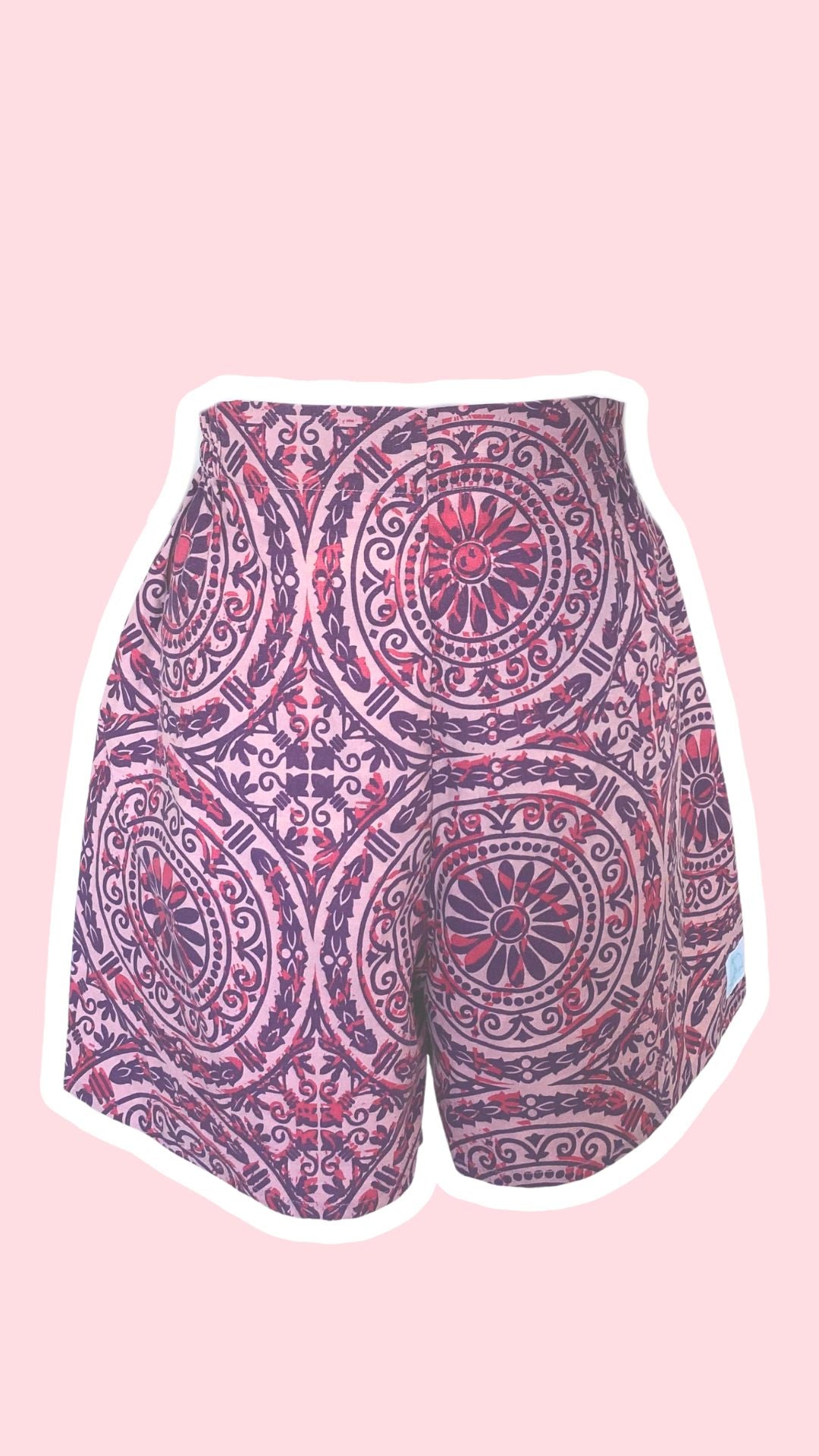 Short • T.XS/S et M • Short upcyclé violet à motifs spirales