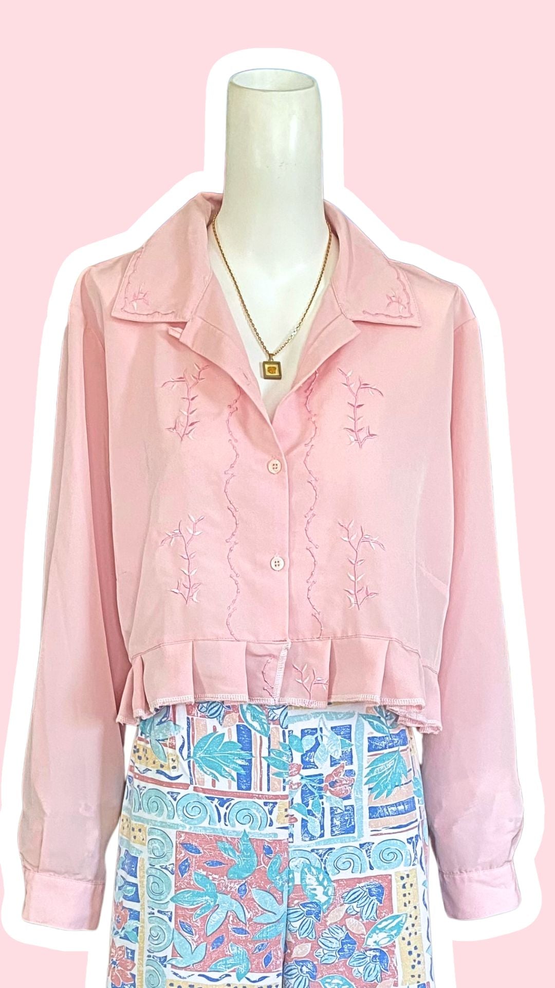 Froufrou • T.38 à 42 • Chemise crop top rose pastel brodée