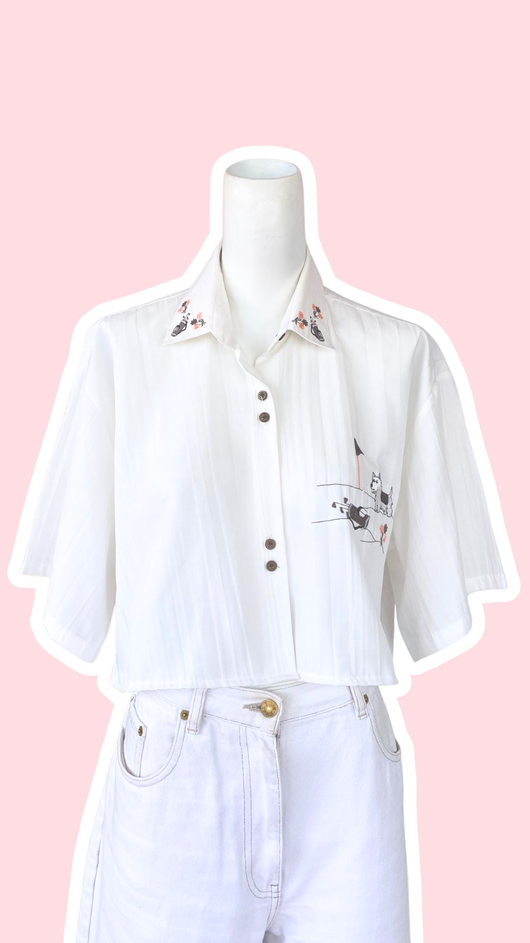 chemise crop top blanche à broderies chiens