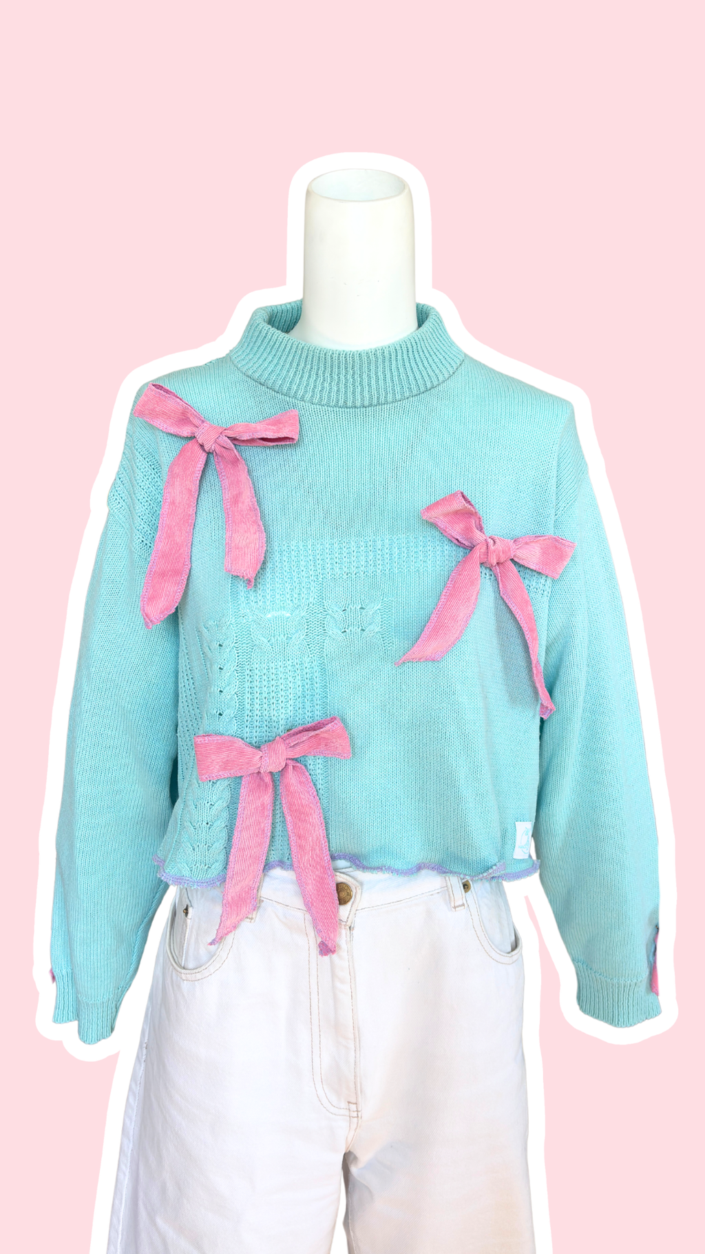 Pull upcyclé • T.36 à 40 • pull court à noeuds rose détachables