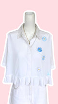 Froufrou • T. 38 à 46 • Chemise crop top blanche à fleurs bleues