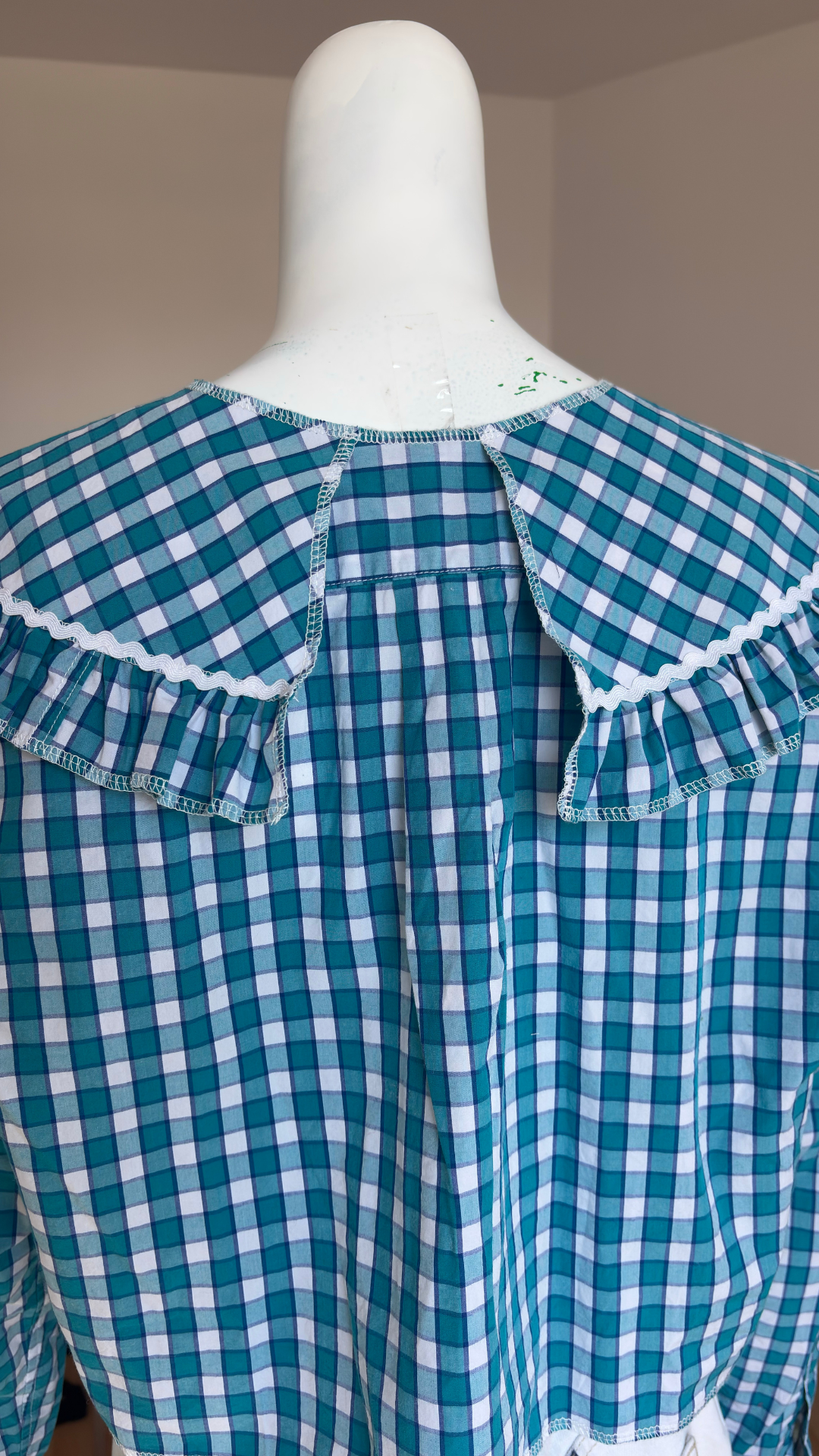 Sweaties • T.36 à 42 • Chemise upcyclée grand col bleu à carreaux blancs