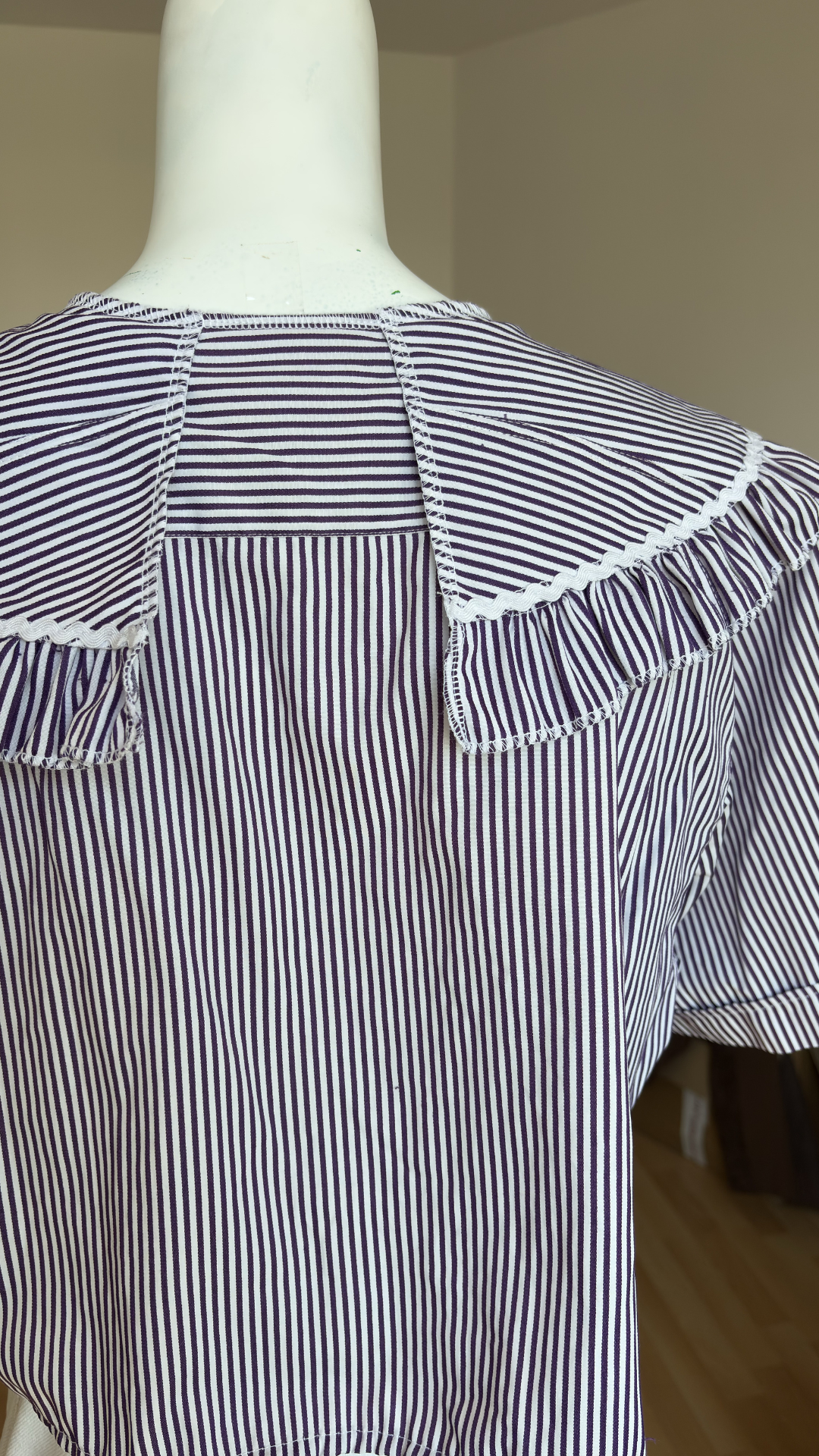 Sweaties • T. 36 à 40 • Chemise upcyclée grand col rayure violette