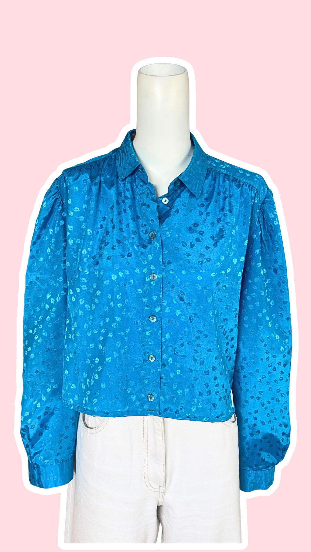Cropped • T. 36 à 40 • Chemise crop top manches longues satinée bleue à motifs