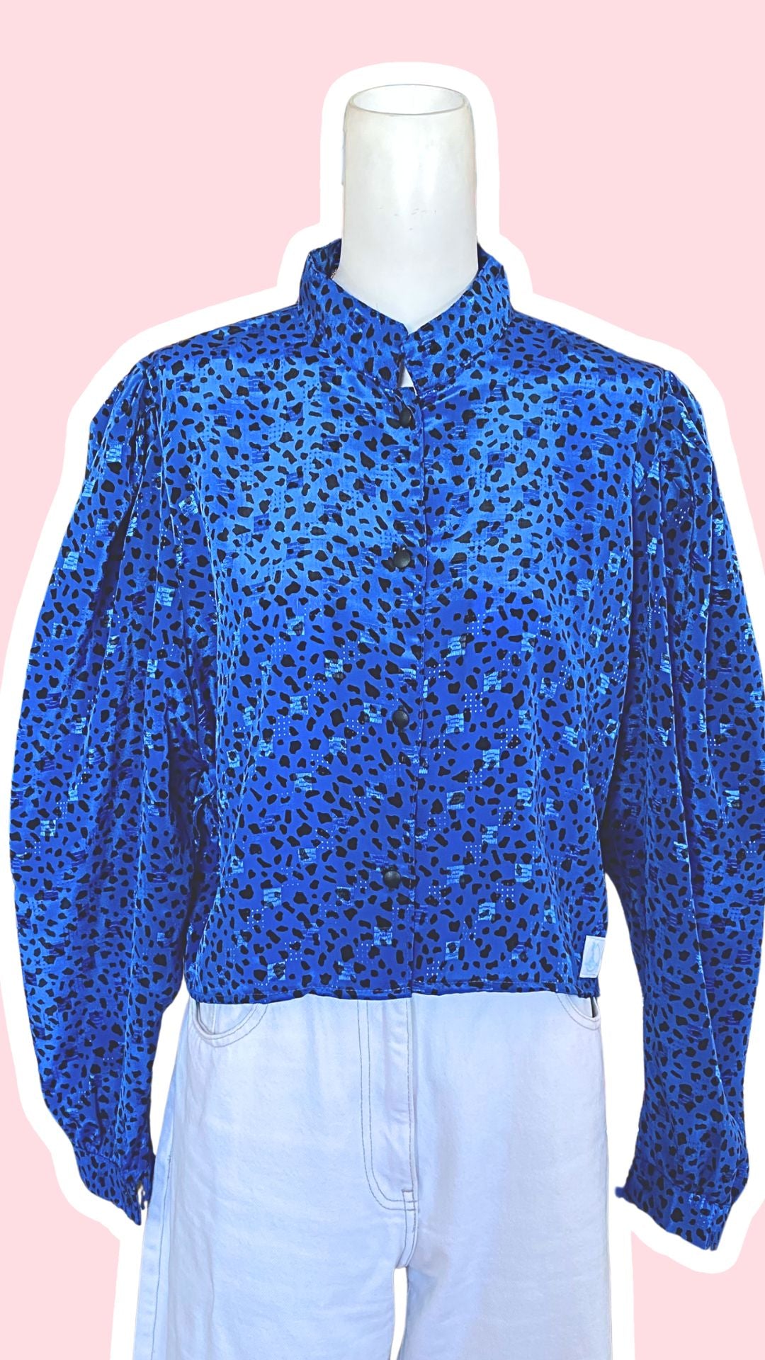 Cropped • T. 38 à 44 • Chemise bleu roi satinée à pois