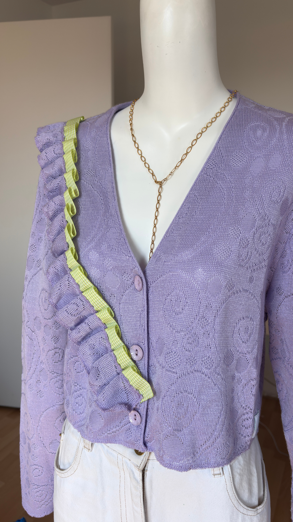 Pull upcyclé • T.34 à 38 • pull court violet bande froufrou
