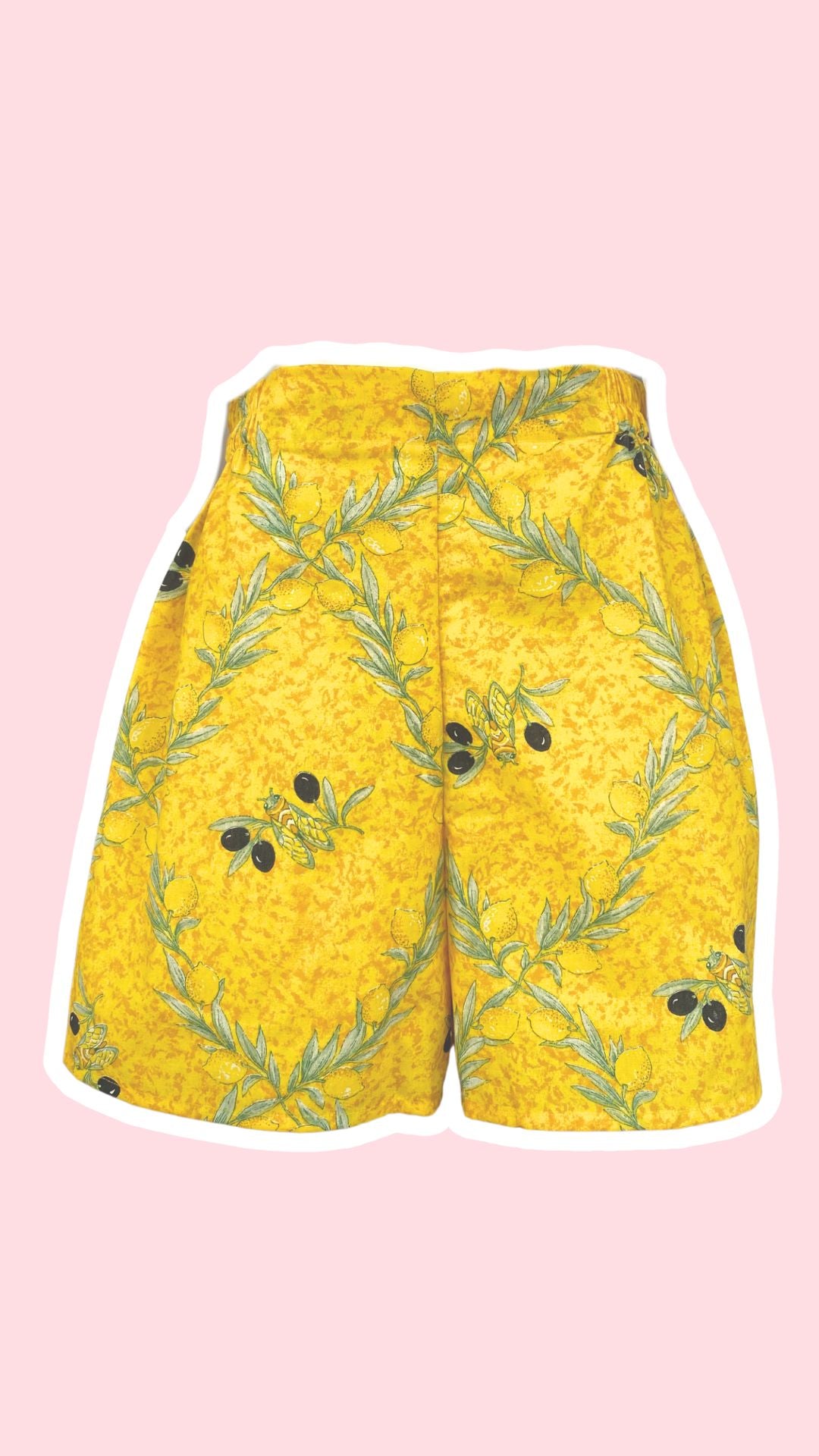 Short • Taille M • Short upcyclé motif provençal jaune citron cigales et olives