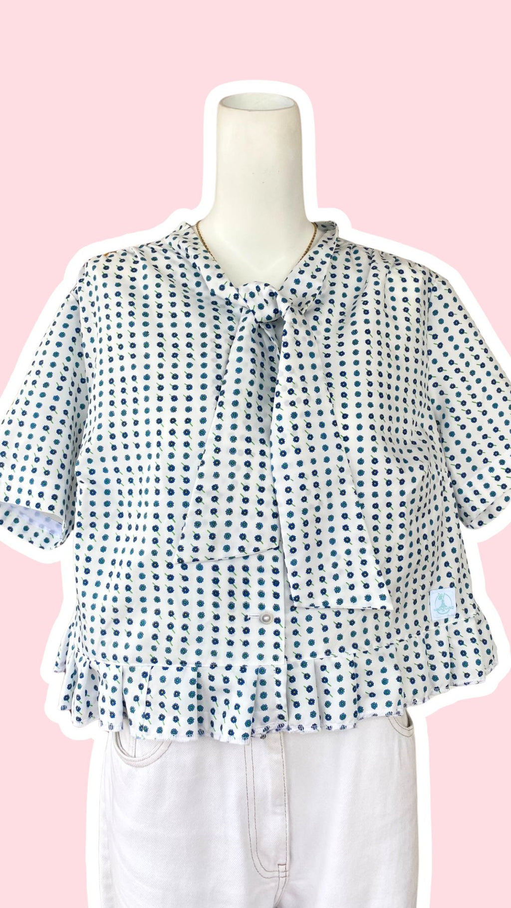 Froufrou • T. 38 à 40   • Chemise crop top motifs fleurs bleues et noeud devant