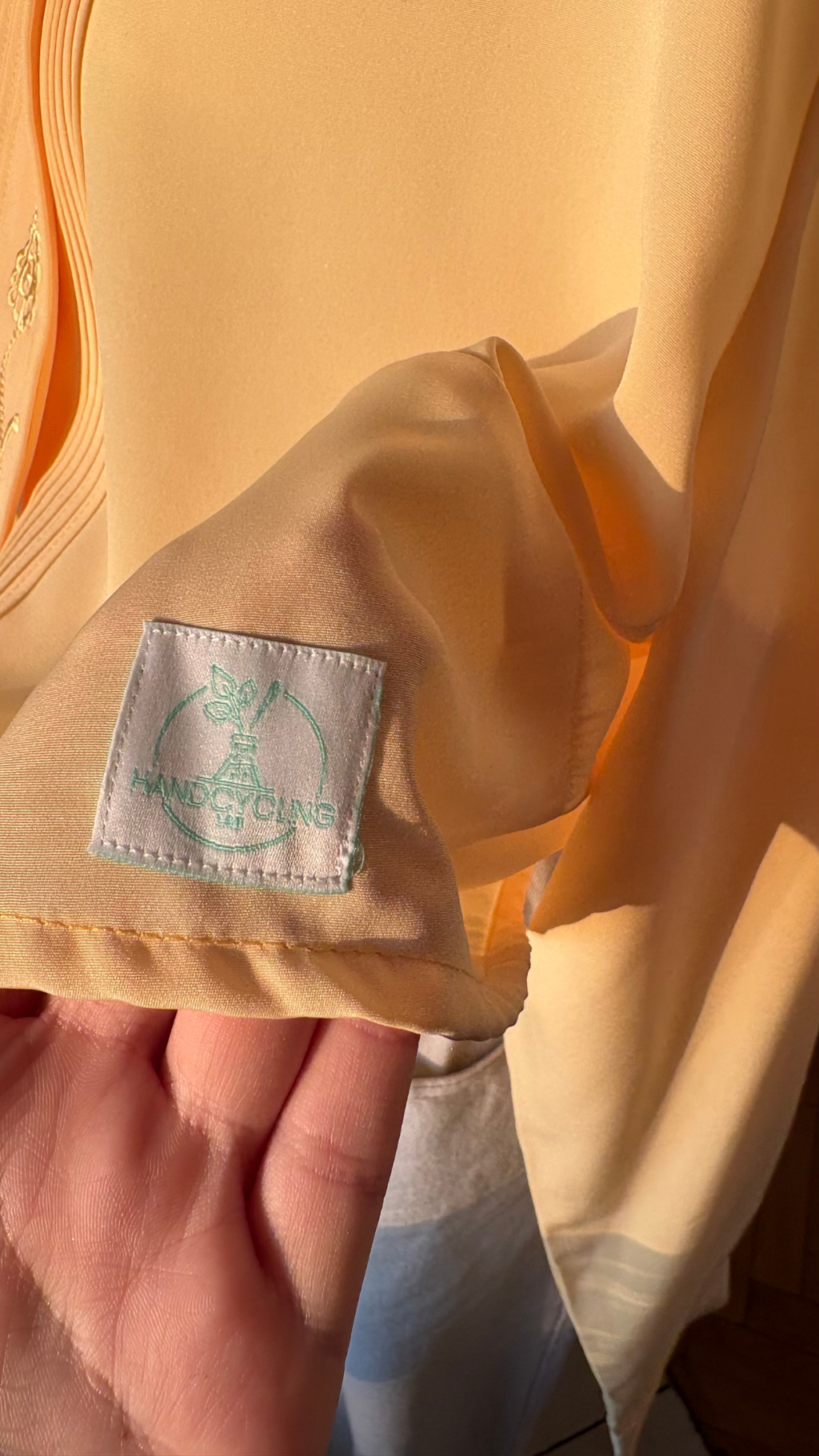 Cropped • T. 36 à 42 • Chemise crop top jaune avec broderies