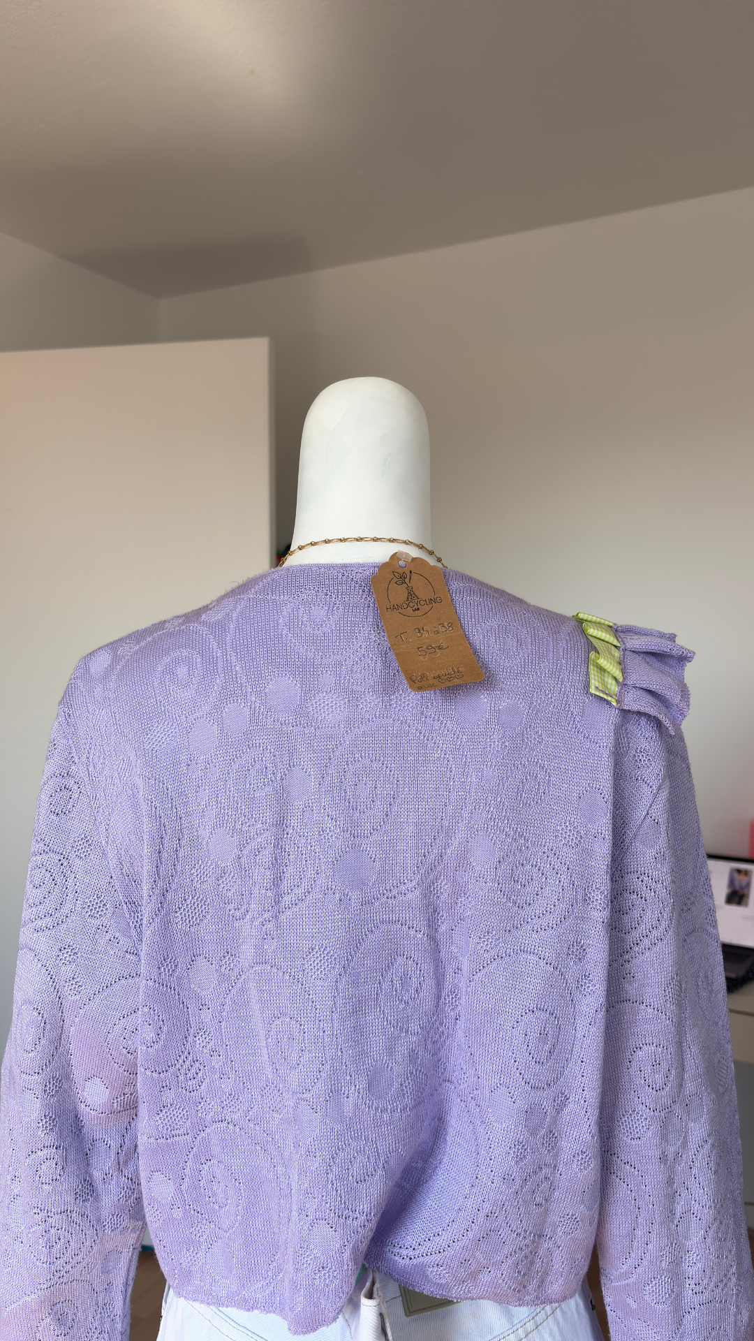 Pull upcyclé • T.34 à 38 • pull court violet bande froufrou