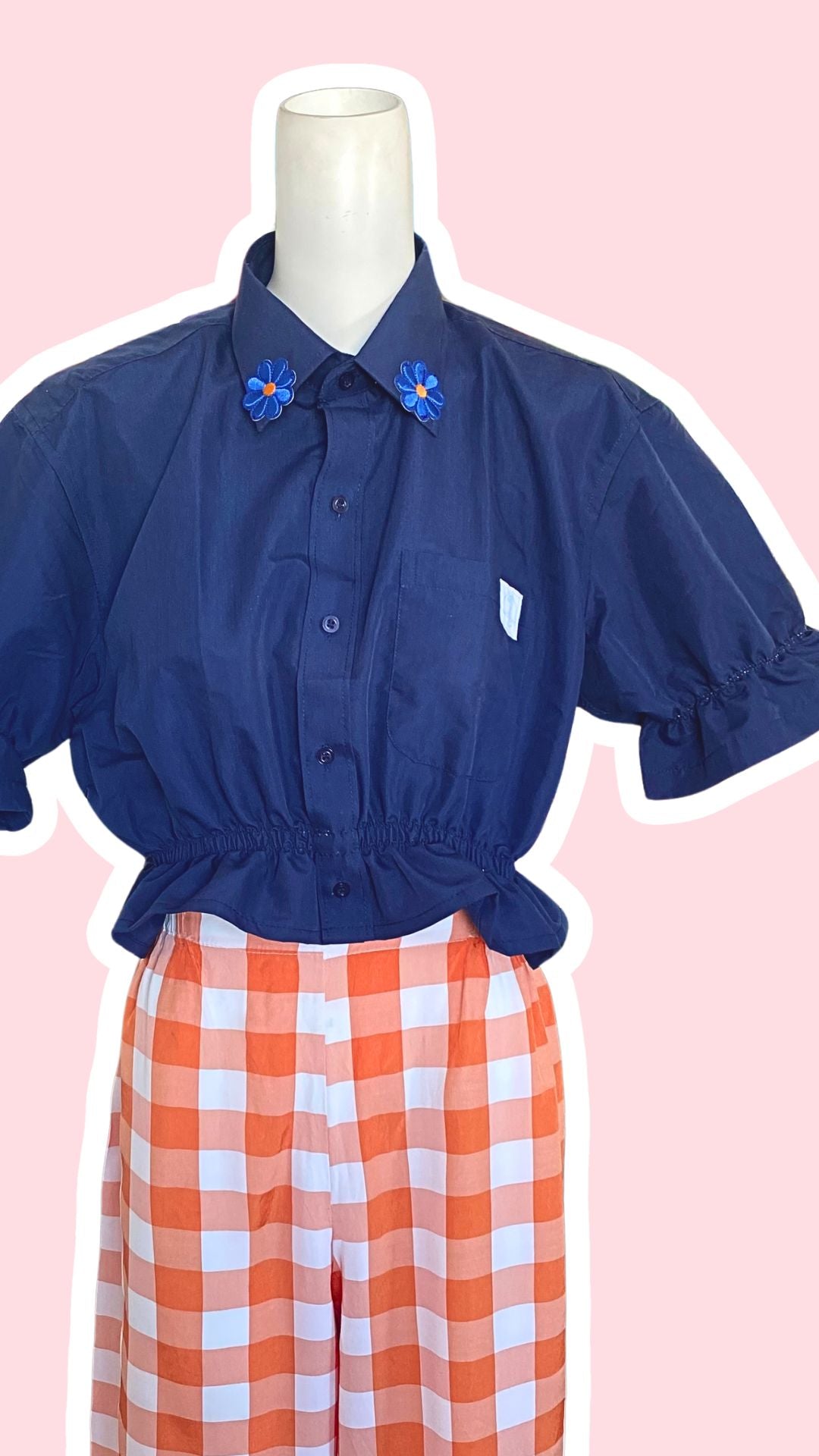 Intemporelle • T.32 à 36 • Chemise crop marine 2 fleurs