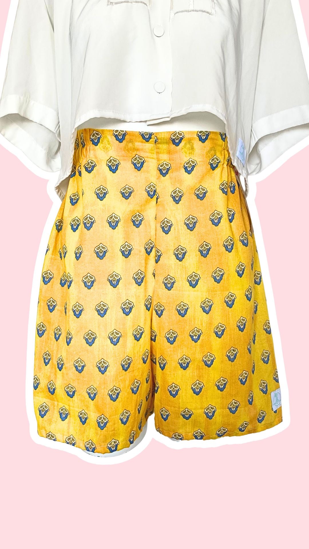 Short • T.S • Short upcyclé jaune motifs mouches provençales