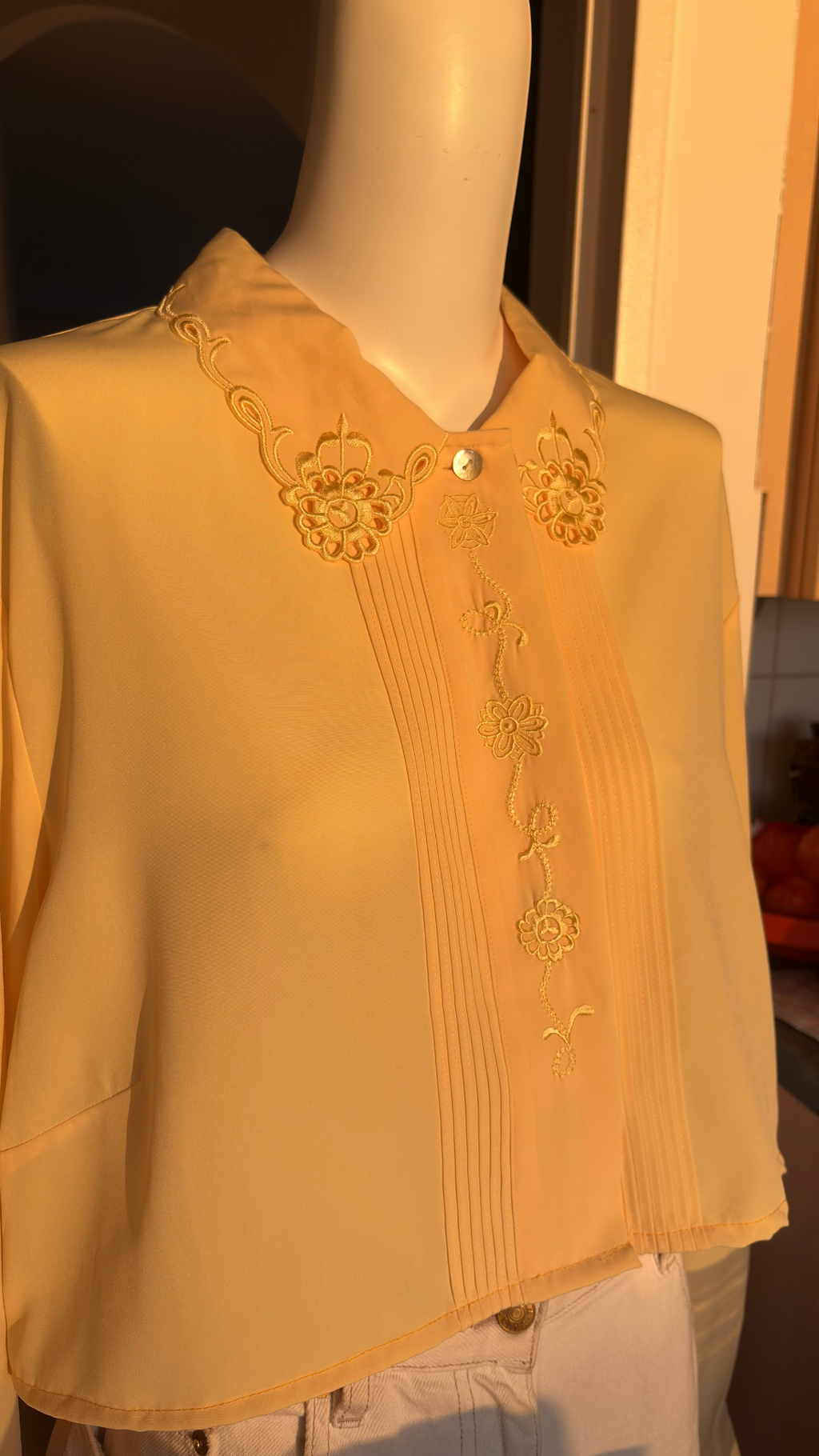 Cropped • T. 36 à 42 • Chemise crop top jaune avec broderies