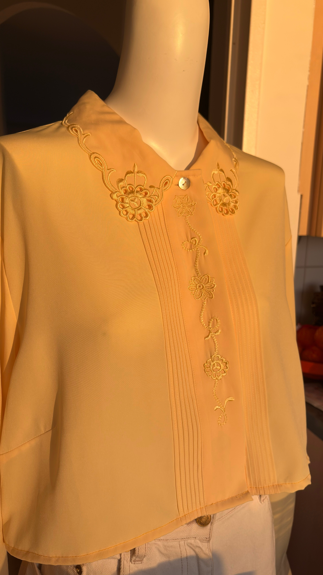 Cropped • T. 36 à 42 • Chemise crop top jaune avec broderies