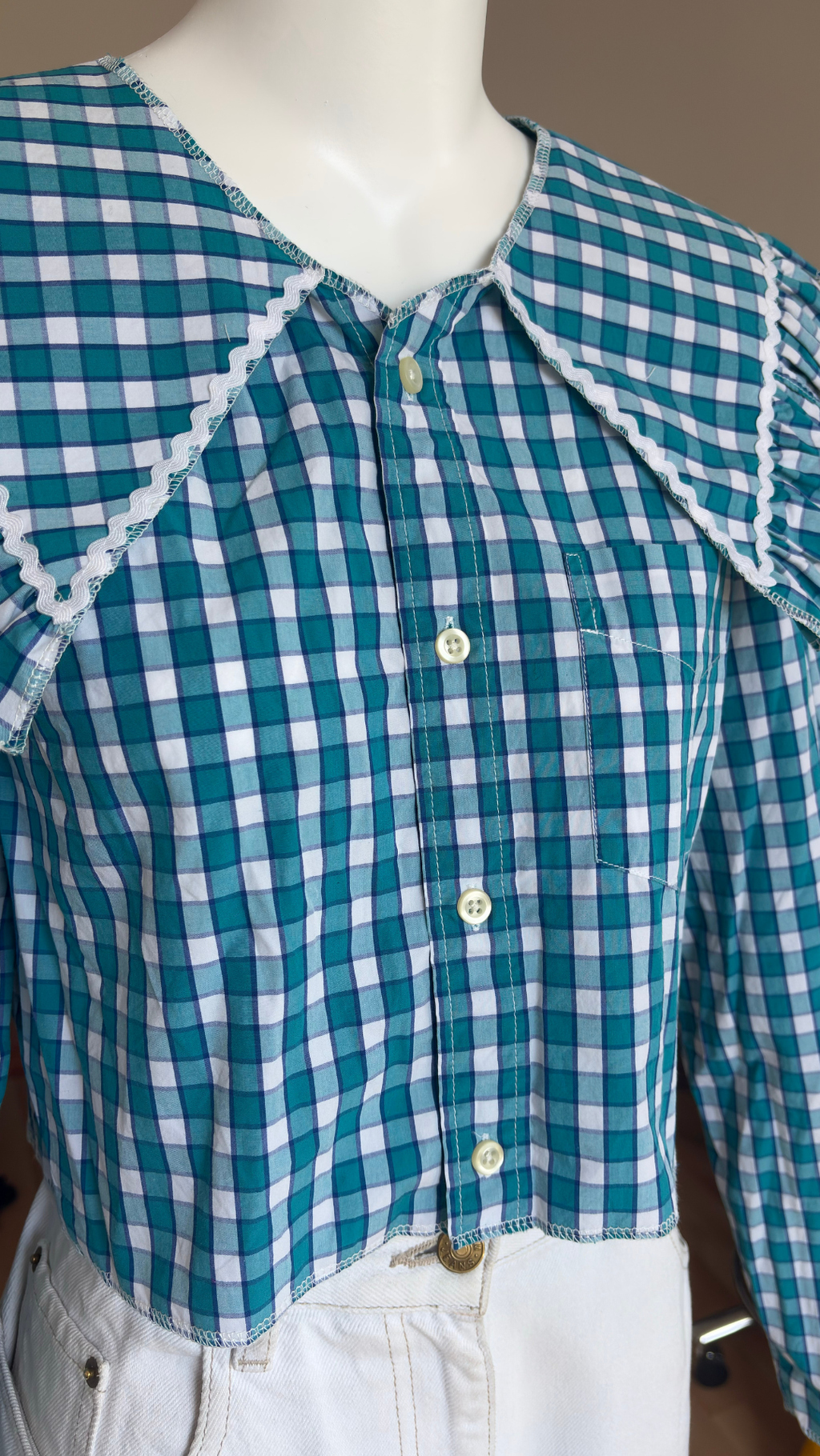 Sweaties • T.36 à 42 • Chemise upcyclée grand col bleu à carreaux blancs