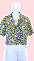 Cropped • T. 36 à 40 • Chemise jaune motif cachemire bleu et rose