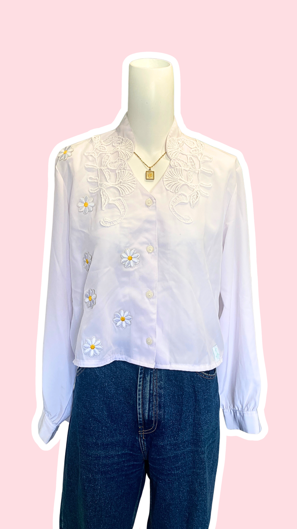 Cropped • T. 34 à 38 • Chemise courte manches longues blanche + col en dentelle + fleurs