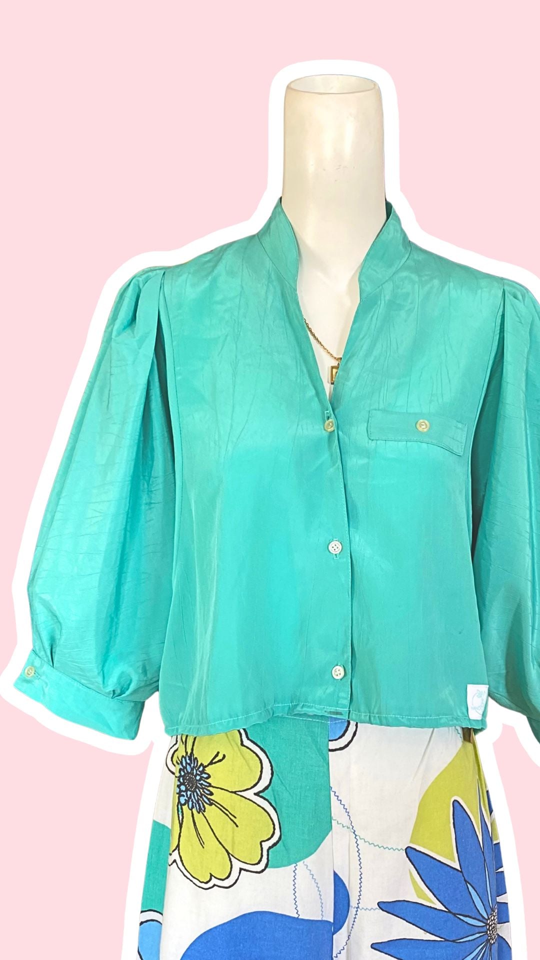 Cropped • T. 36 à 42 • Chemise vert d'eau satinée