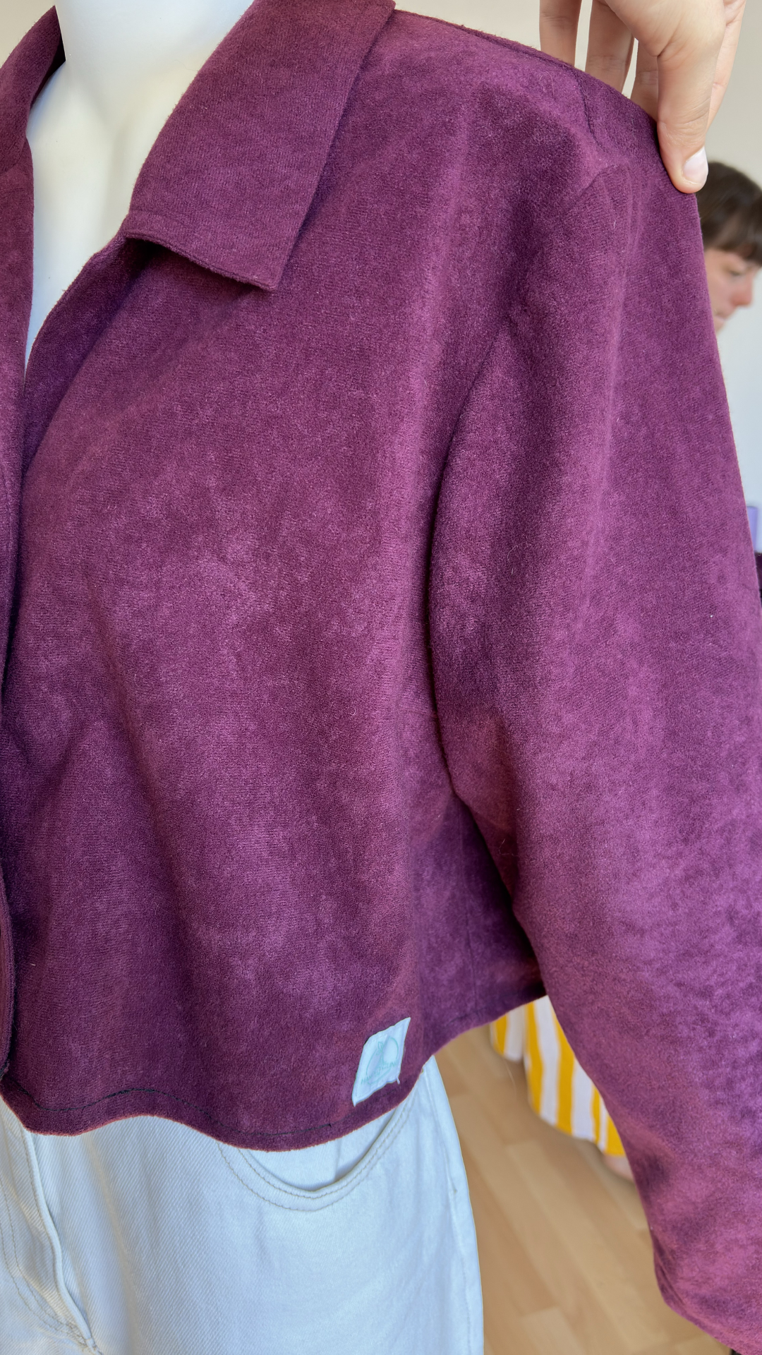 Cropped Jacket • T. 38 à 46 • Surchemise courte velours lie de vin