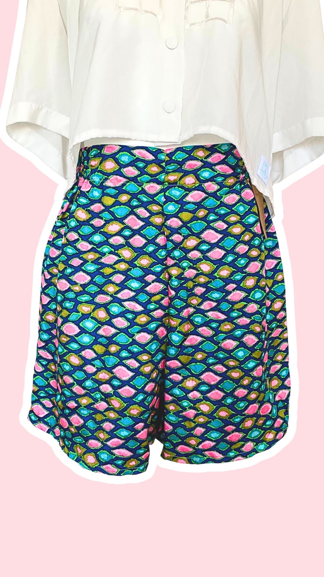 Short • Taille S • Short upcyclé marine à motifs
