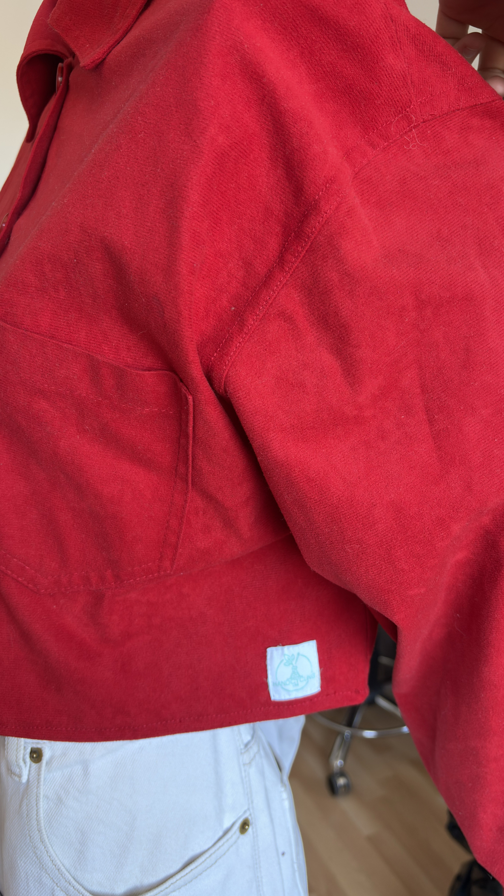 Cropped Jacket • T. 38 à 44 • Surchemise courte rouge coté fleurs