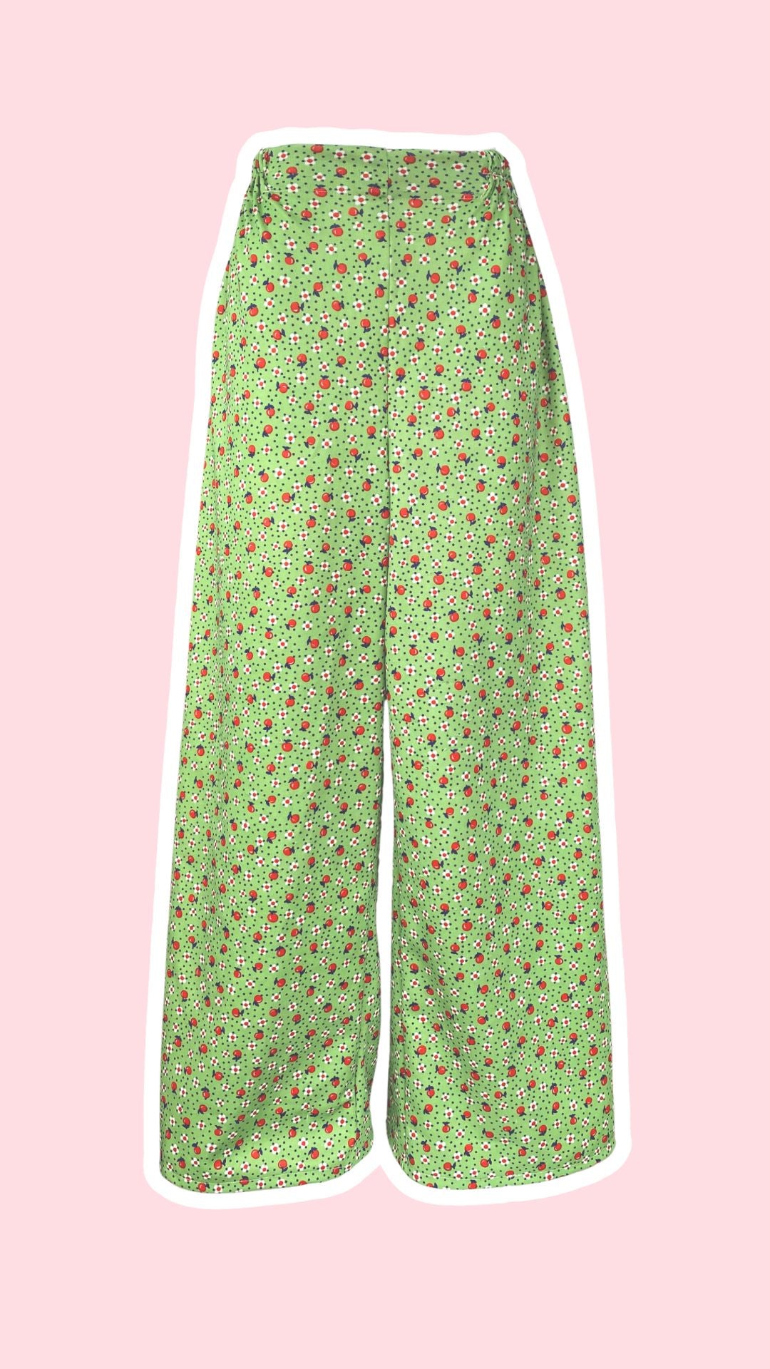 Pants • T. XS/S • Pantalon upcyclé vert, motifs fleurs et pommes rouges