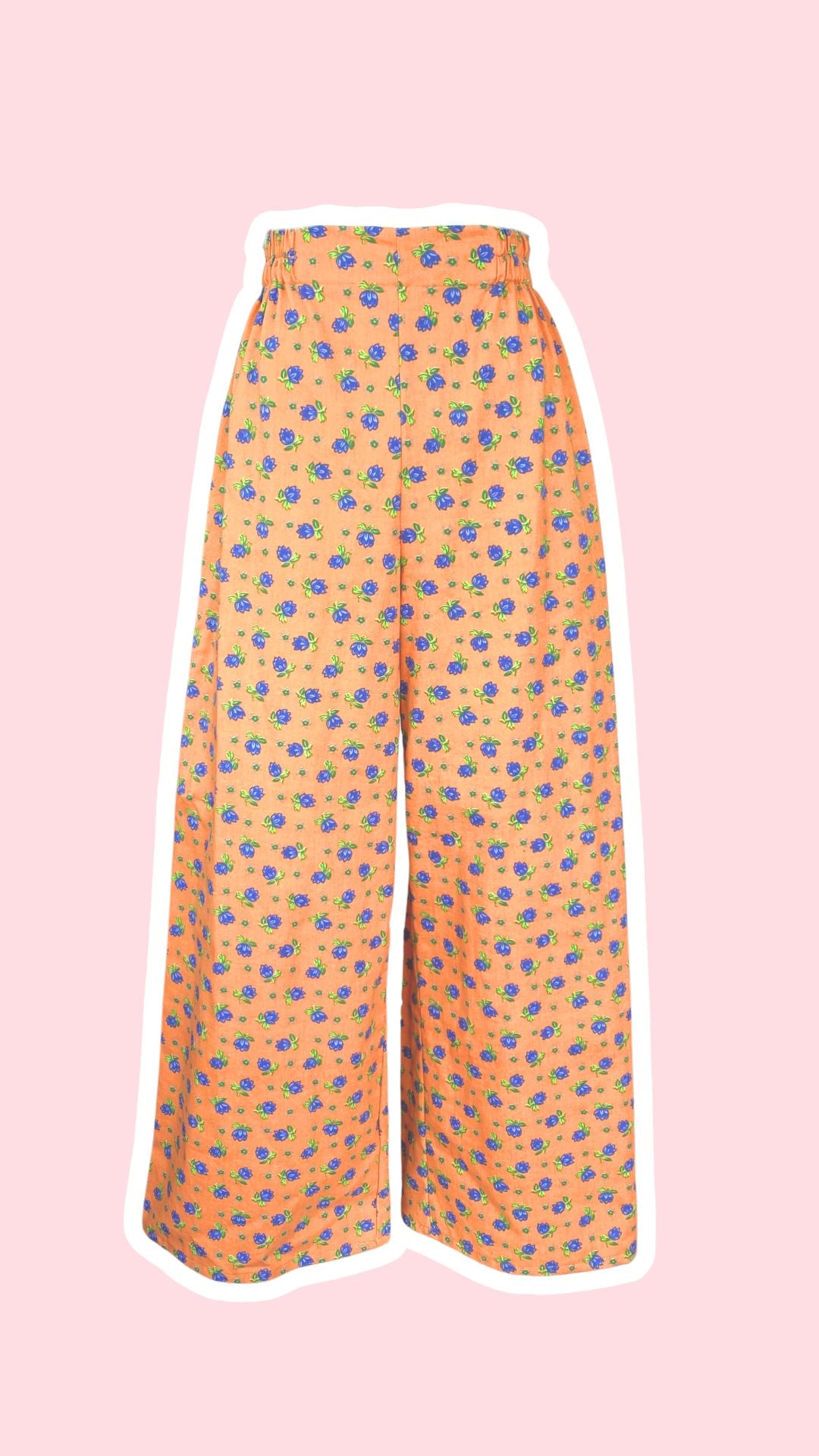 Pants • Taille XS/S • Pantalon upcyclé effet jeans orange à fleurs bleues