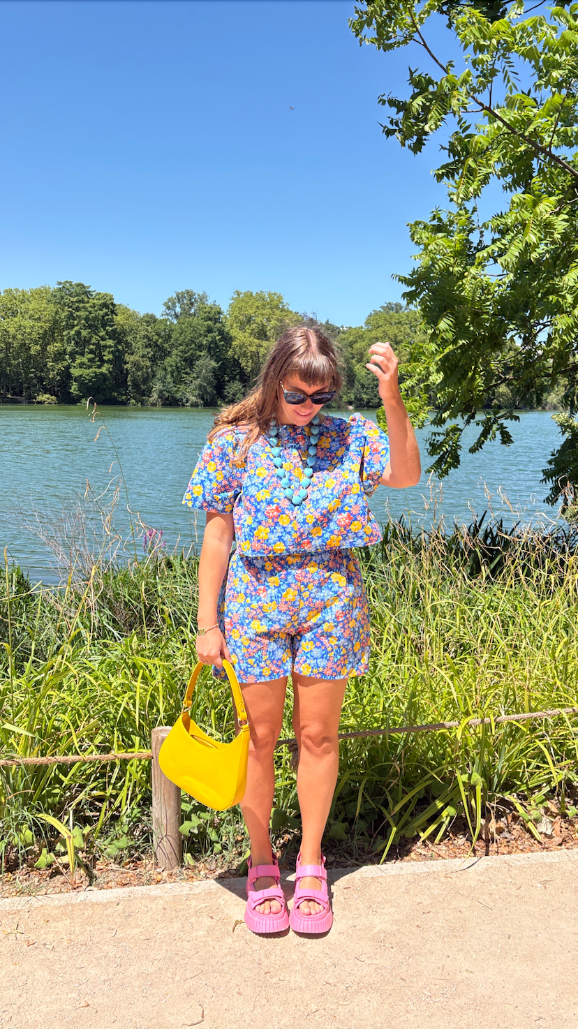 Ensemble short • T. L  • ensemble bleu fleuris