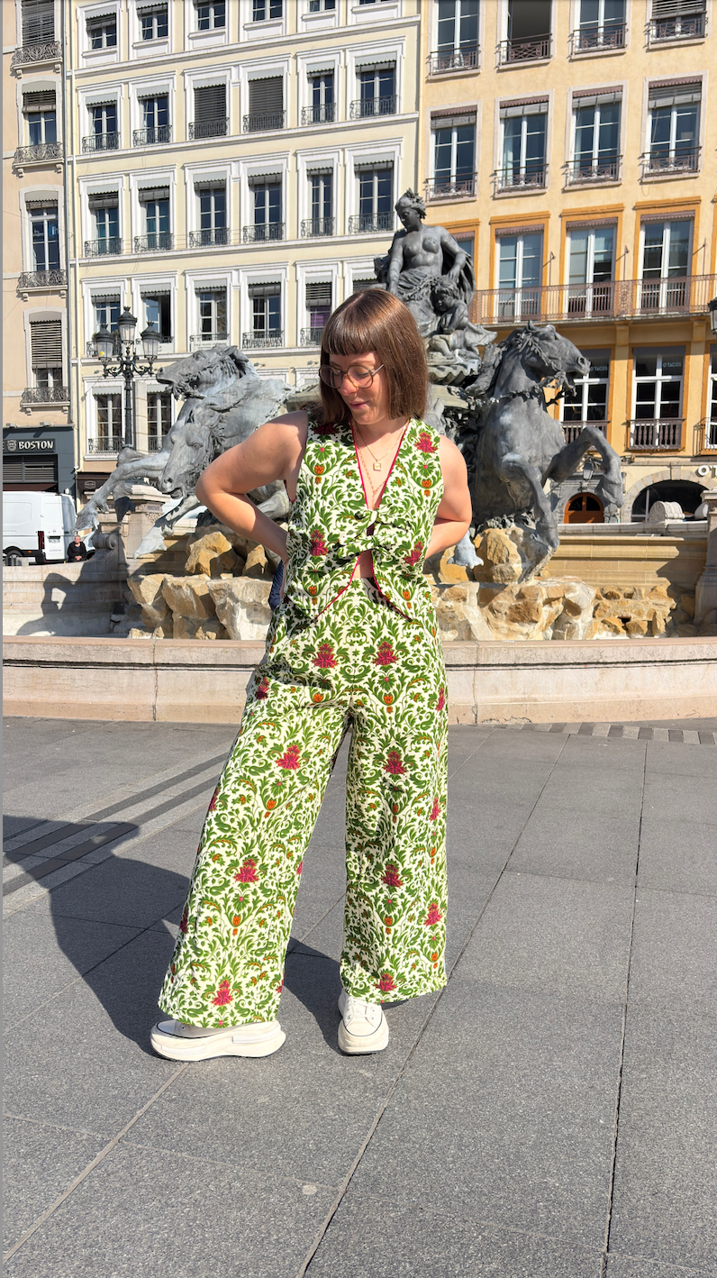 Veston • Taille unique • Veston upcyclé sublime tissu baroque