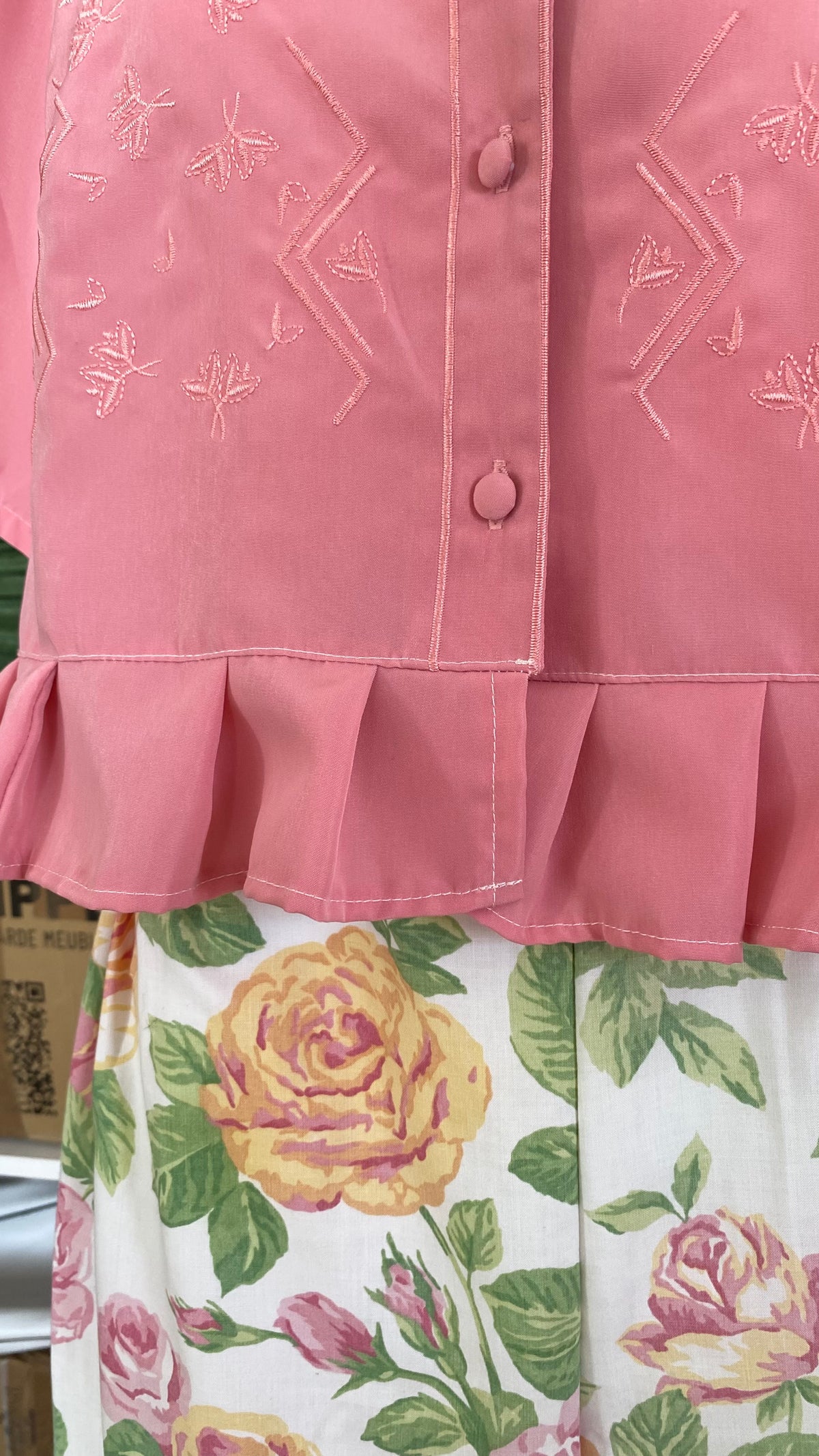Froufrou • T. 36 à 40 • Chemise crop top vieux rose brodée
