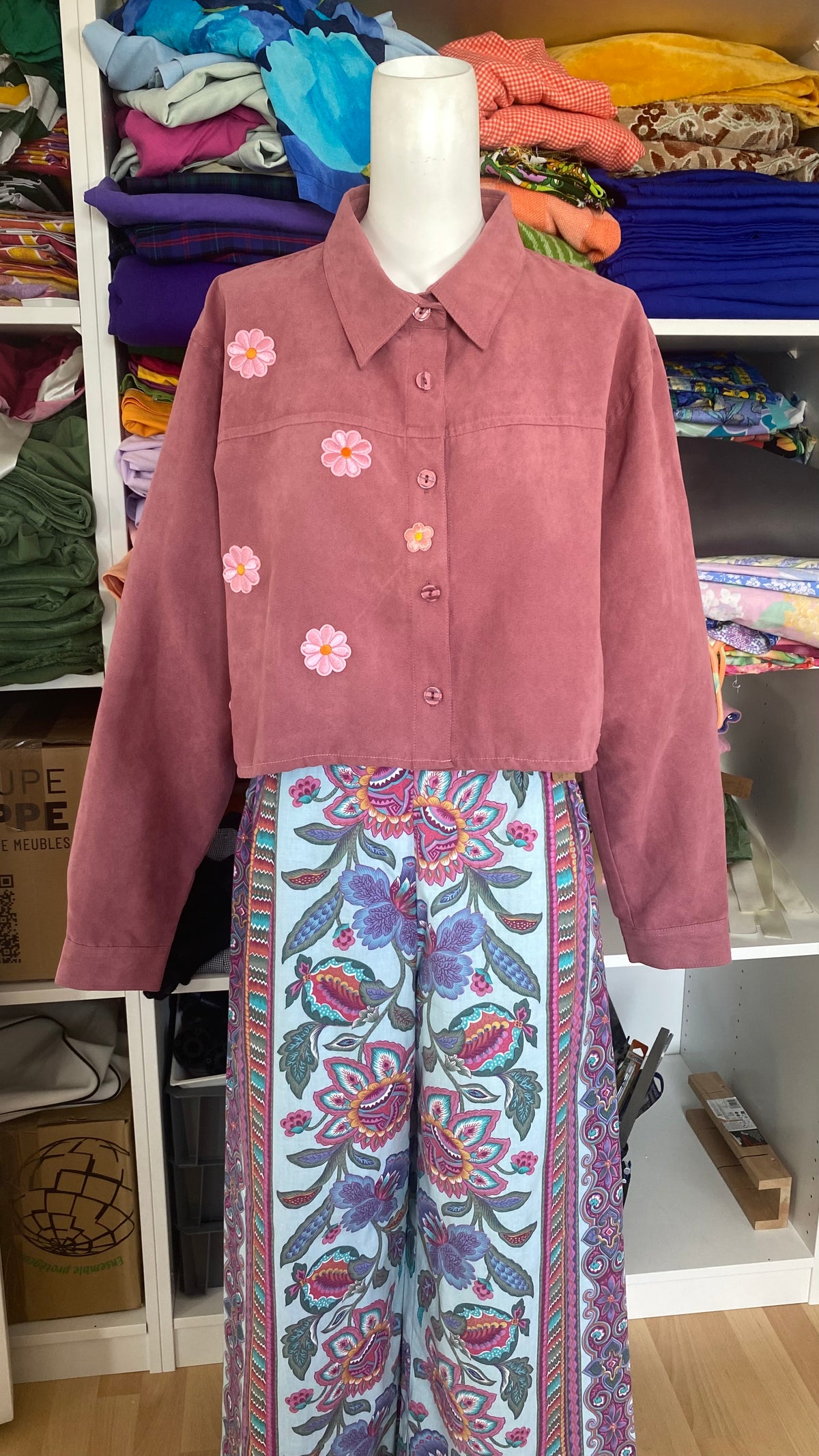 Cropped Jacket • T. 38 à 42 • Surchemise courte vieux rose à fleurs