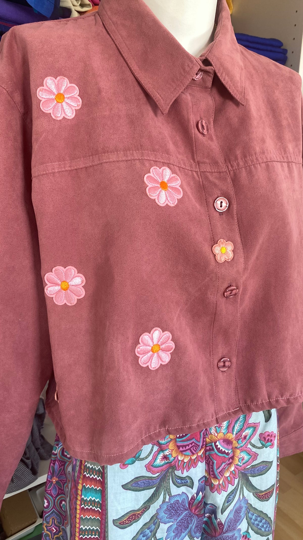 Cropped Jacket • T. 38 à 42 • Surchemise courte vieux rose à fleurs