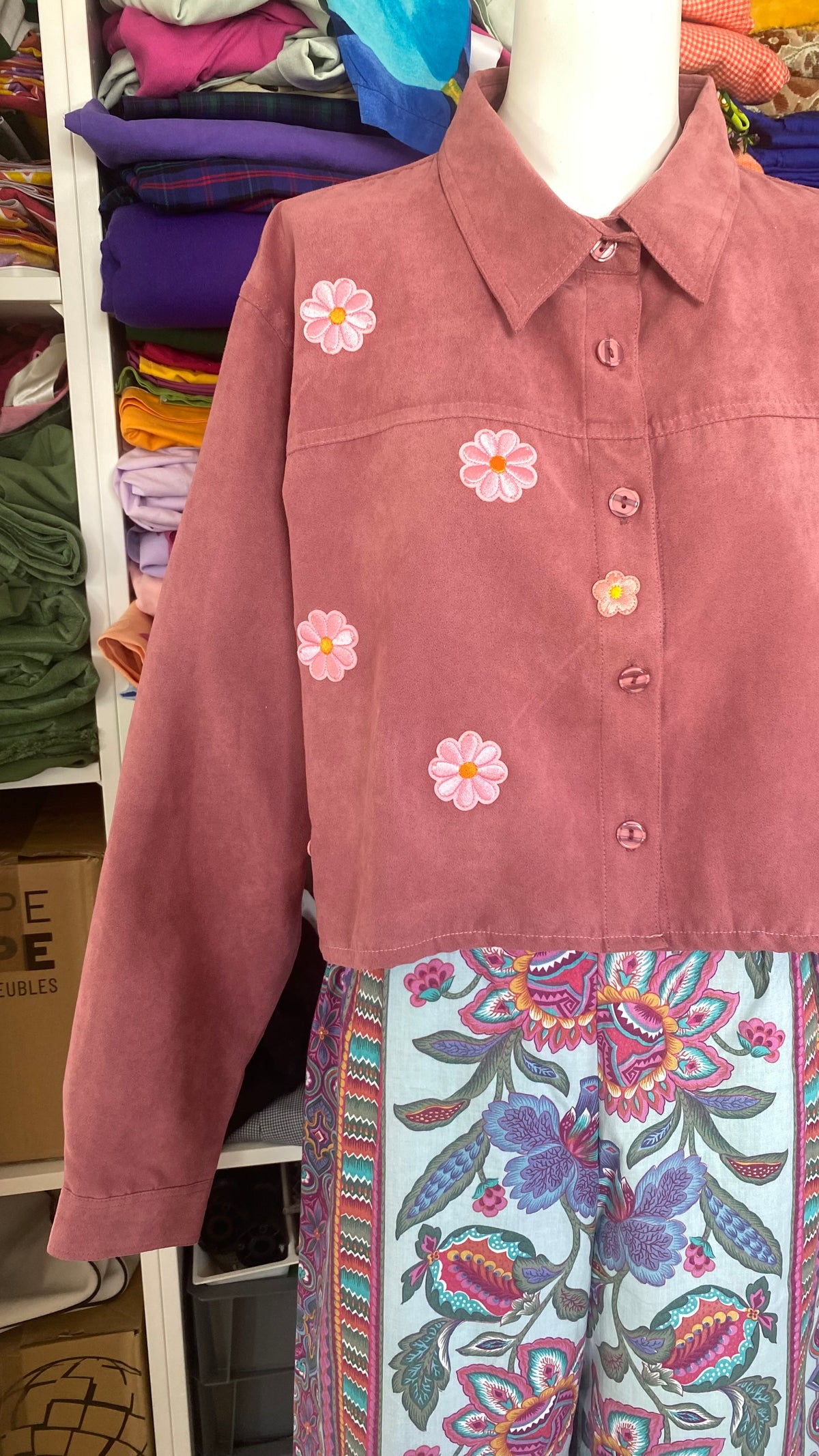 Cropped Jacket • T. 38 à 42 • Surchemise courte vieux rose à fleurs
