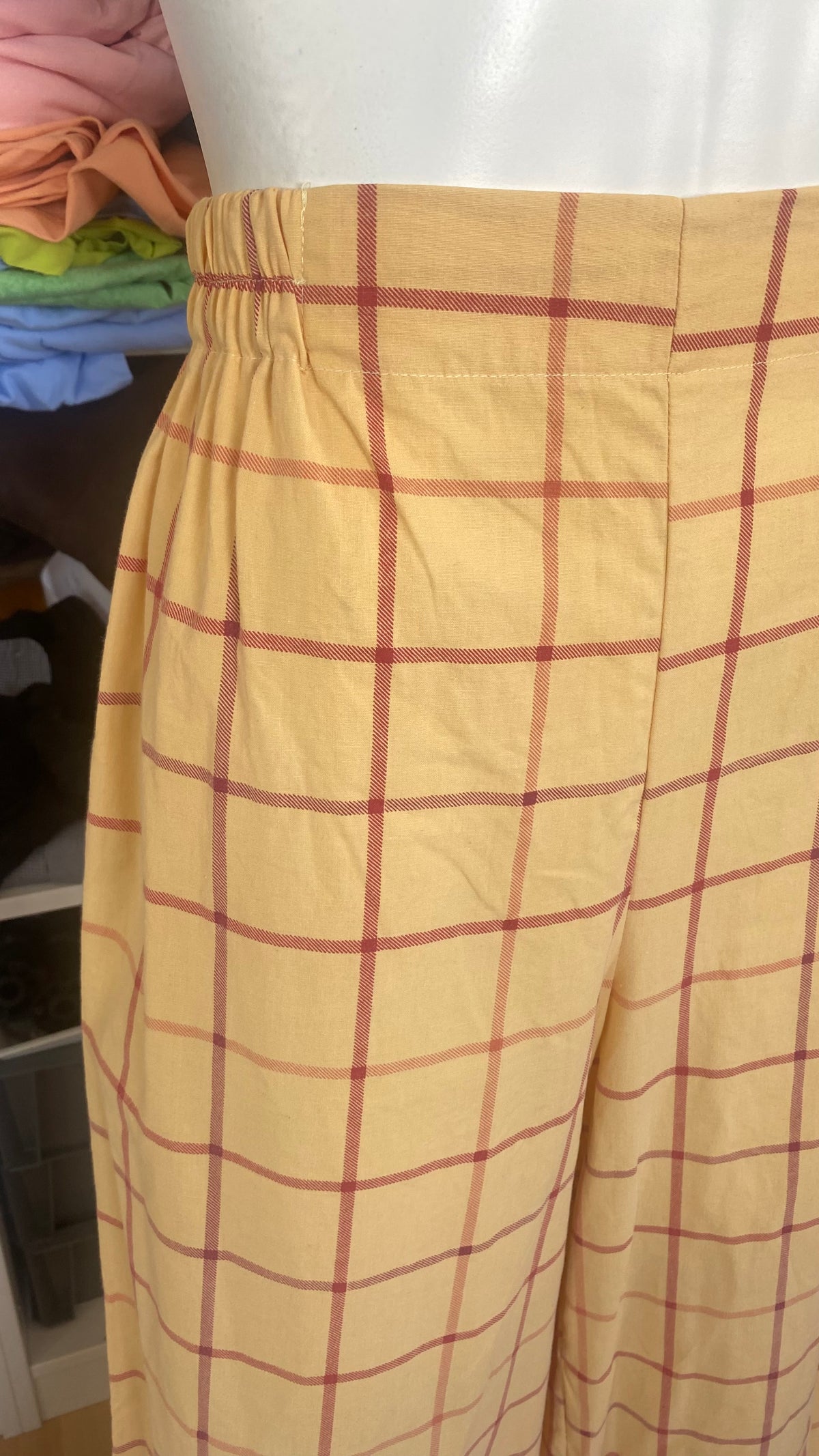 Pants • Taille M • Pantalon upcyclé jaune carreaux rouge