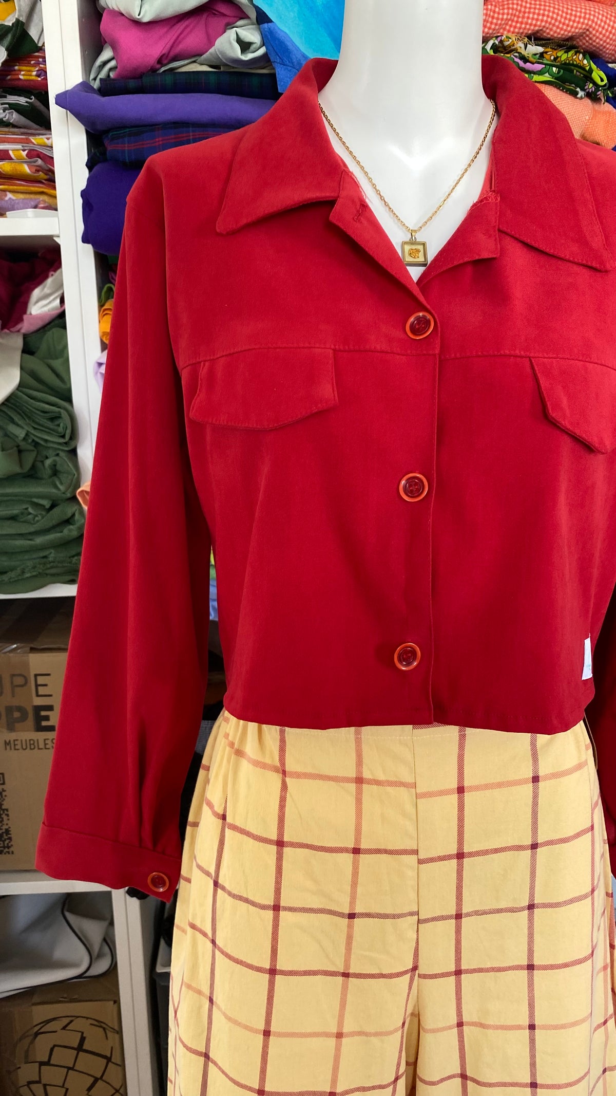 Cropped Jacket • T. 34 à 36 • Surchemise courte rouge vif