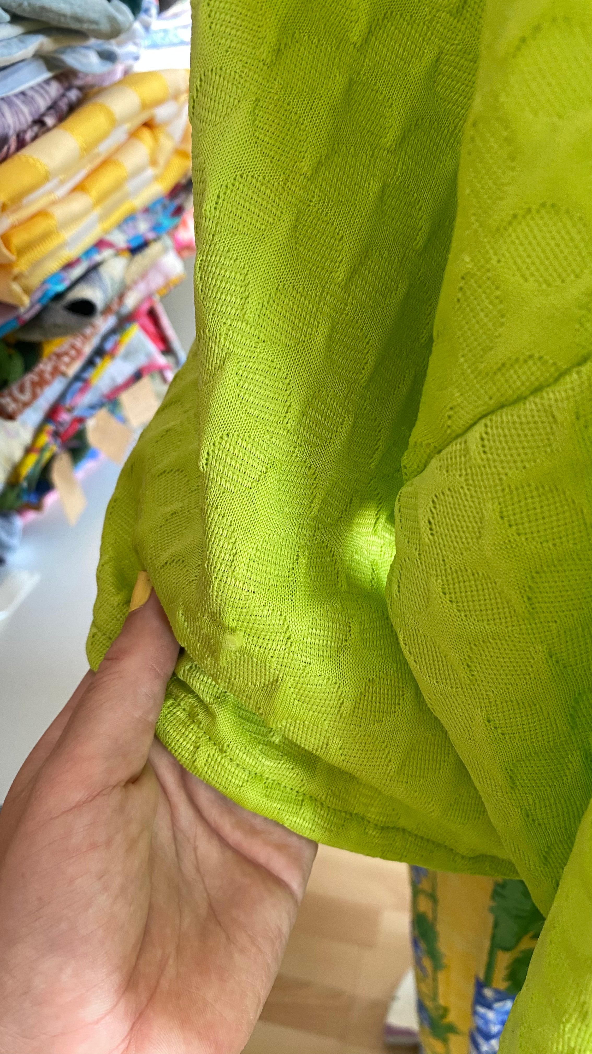 Cropped Jacket • T. 36 à 40 • Surchemise courte vert pomme texturée