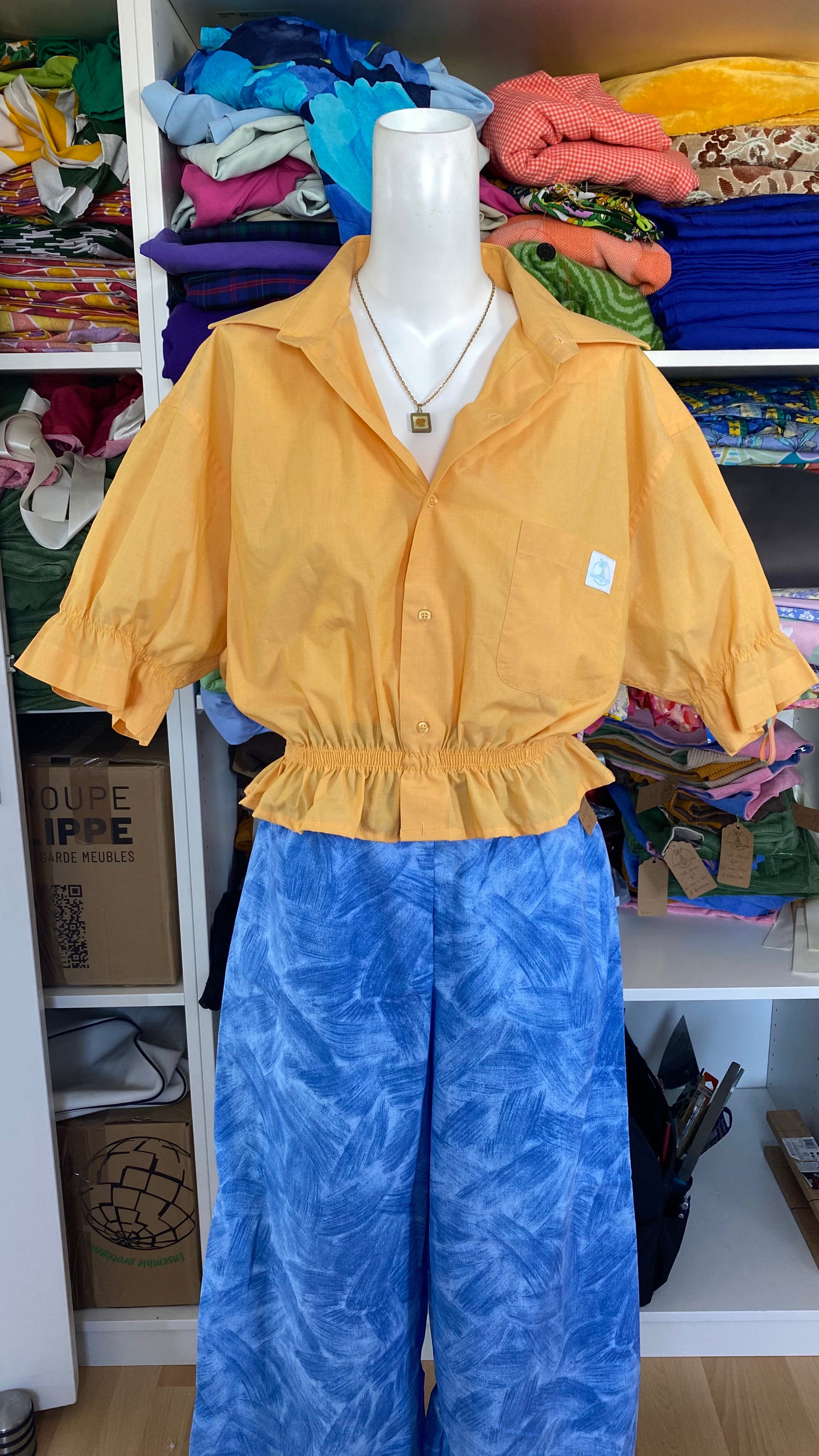 Intemporelle • T. 36 à 40 • Chemise crop tangerine