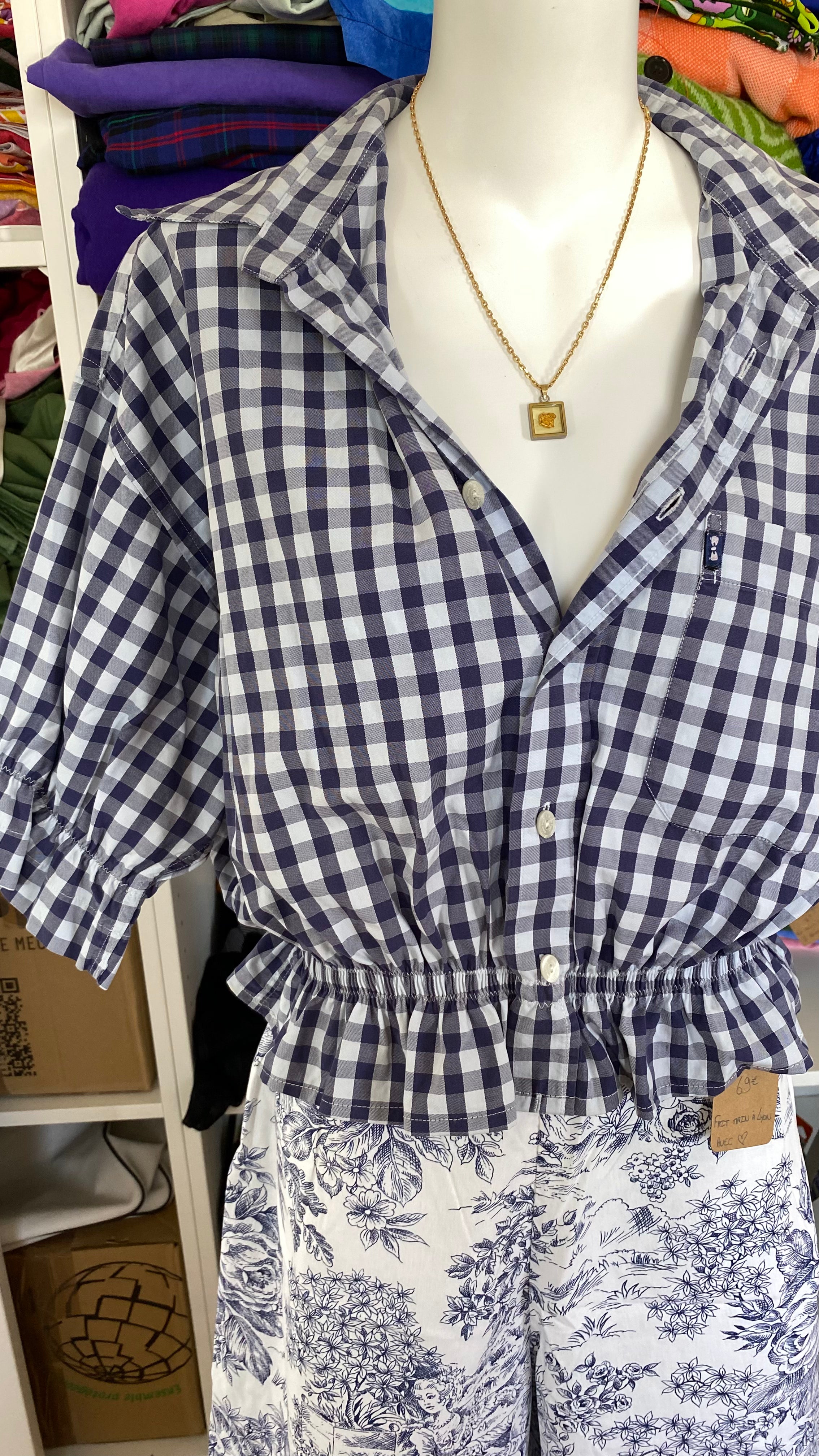 Intemporelle • T. 38 à 42 • Chemise crop bleu à carreaux