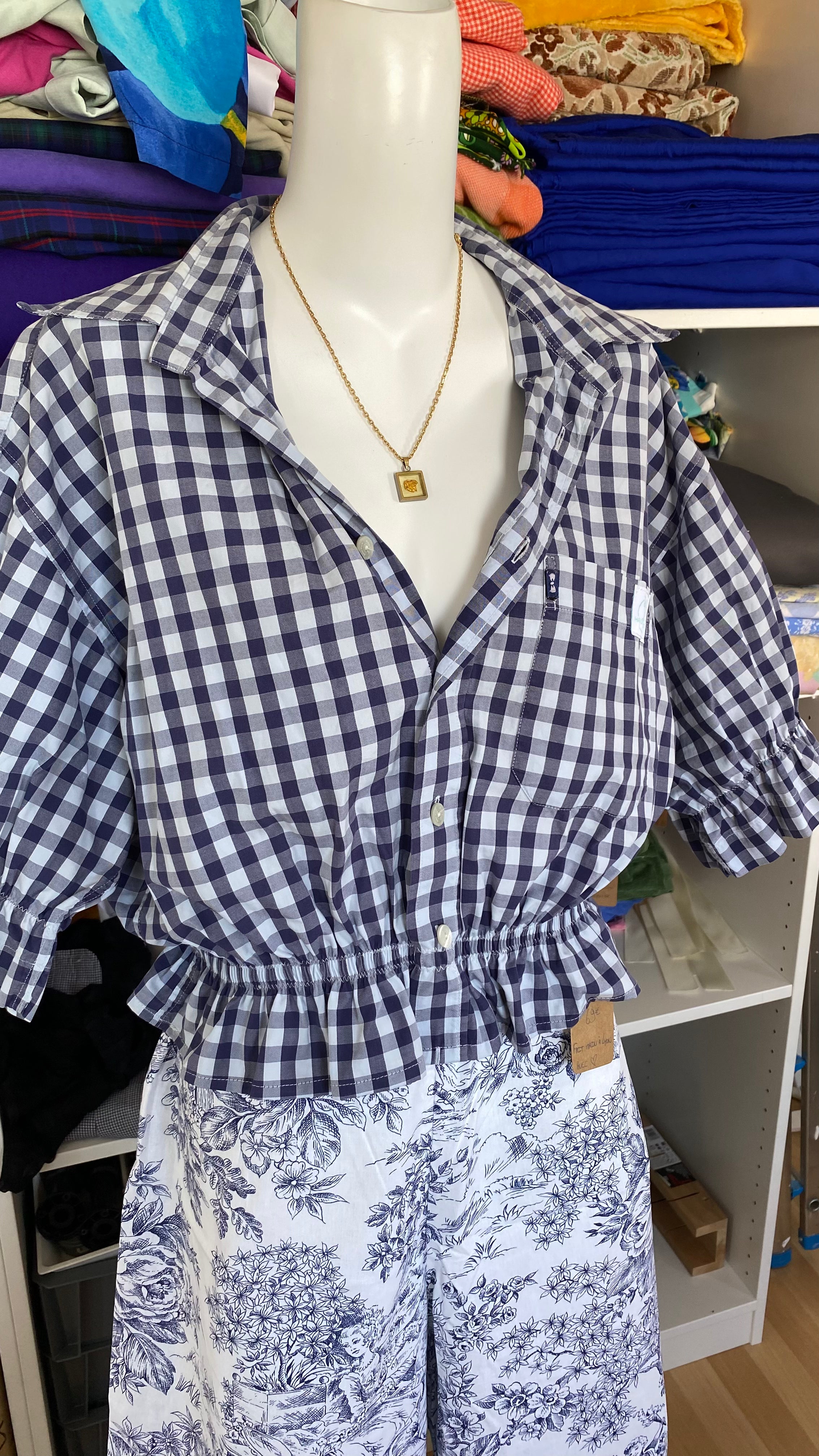 Intemporelle • T. 38 à 42 • Chemise crop bleu à carreaux