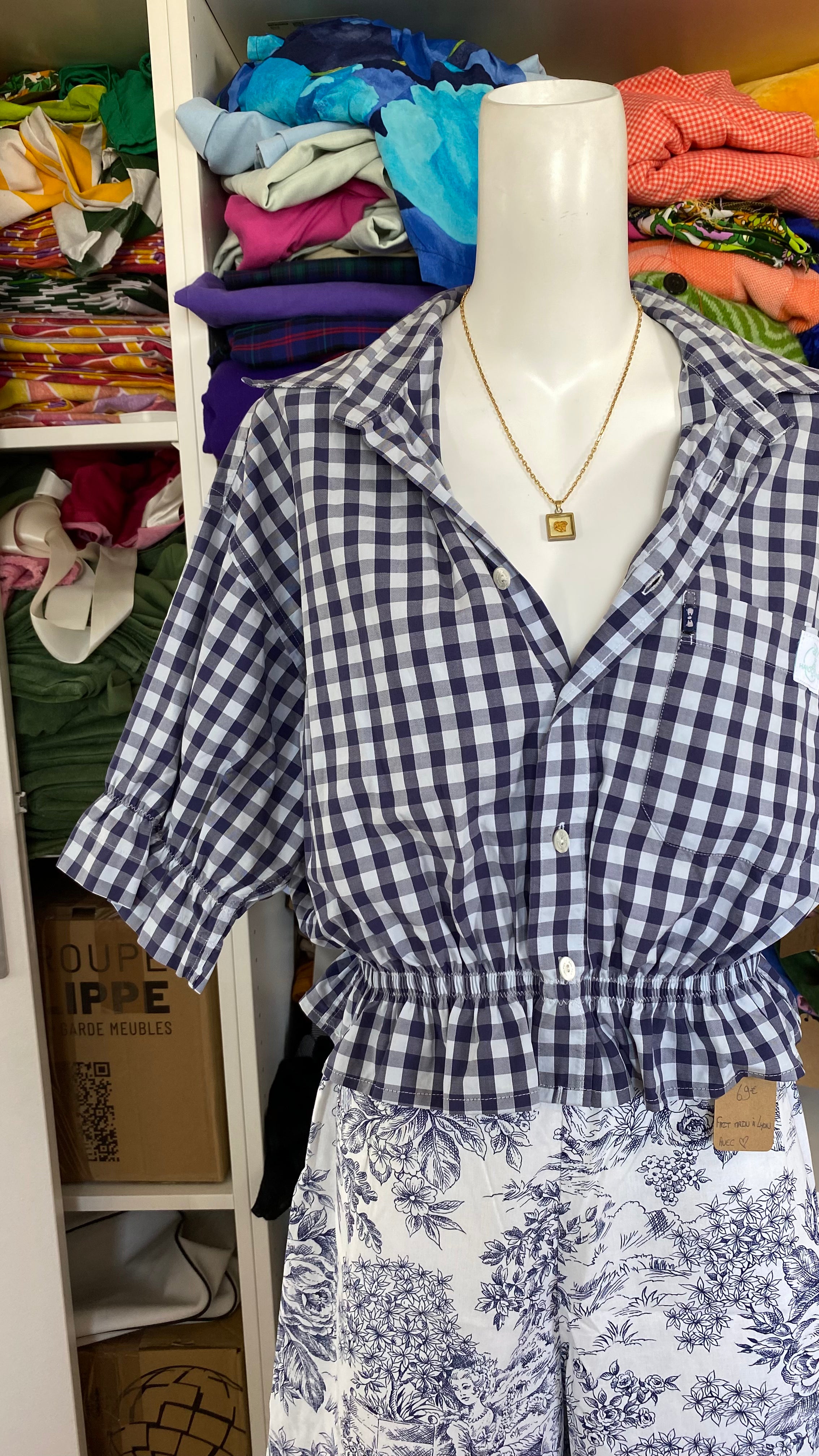 Intemporelle • T. 38 à 42 • Chemise crop bleu à carreaux