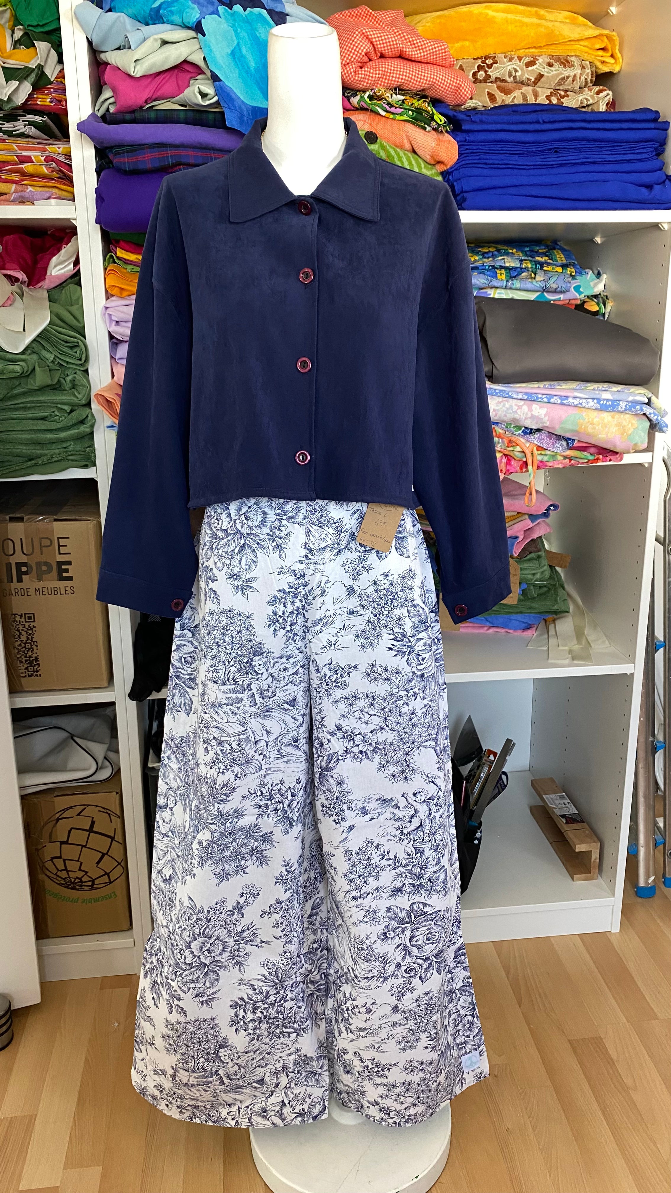 Cropped Jacket • T. 36 à 40 • Surchemise courte bleu foncé