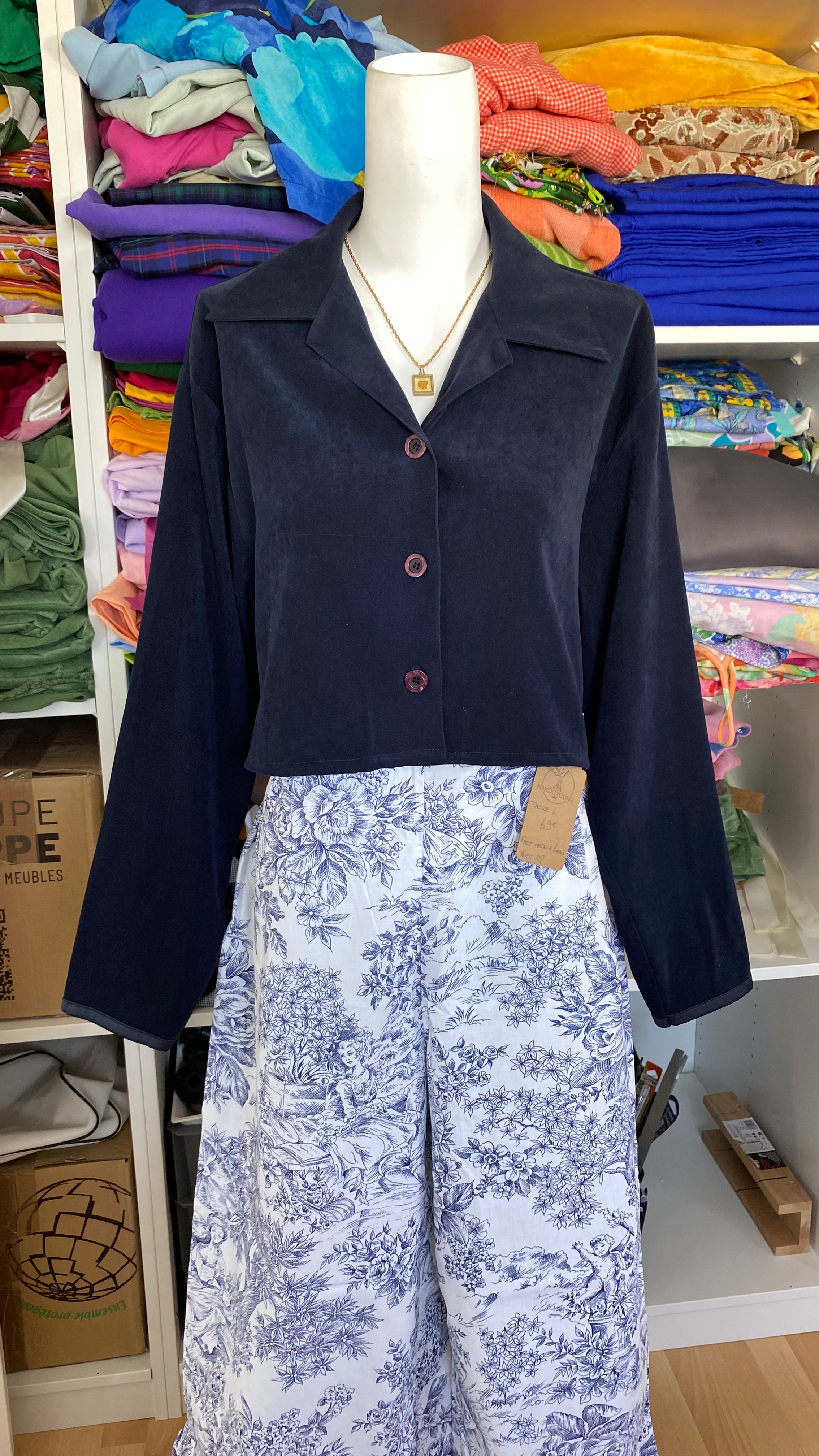 Cropped Jacket • T. 36 à 42 • Surchemise courte marine