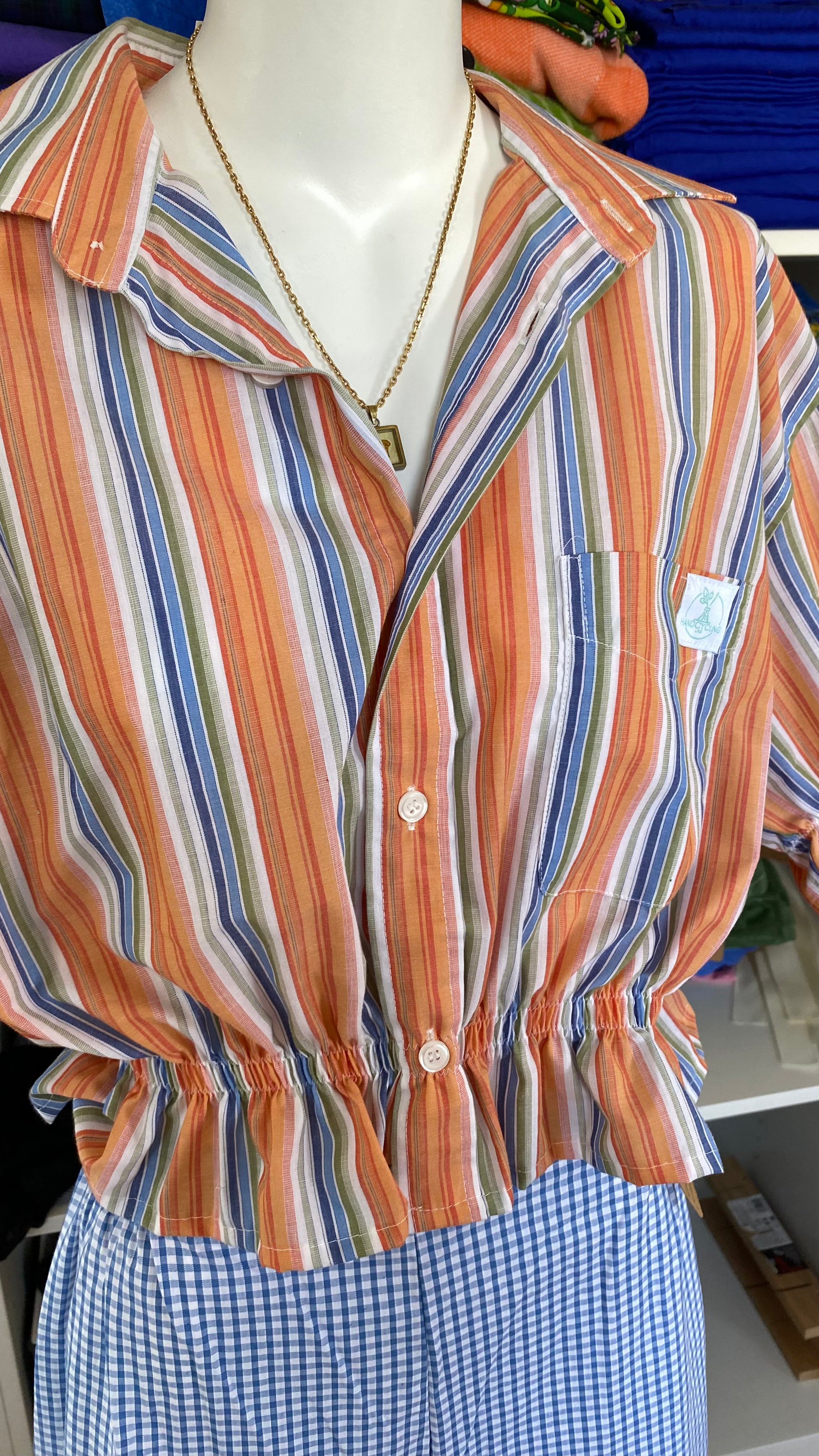 Intemporelle • T. 36 à 40 • Chemise crop orange à rayures