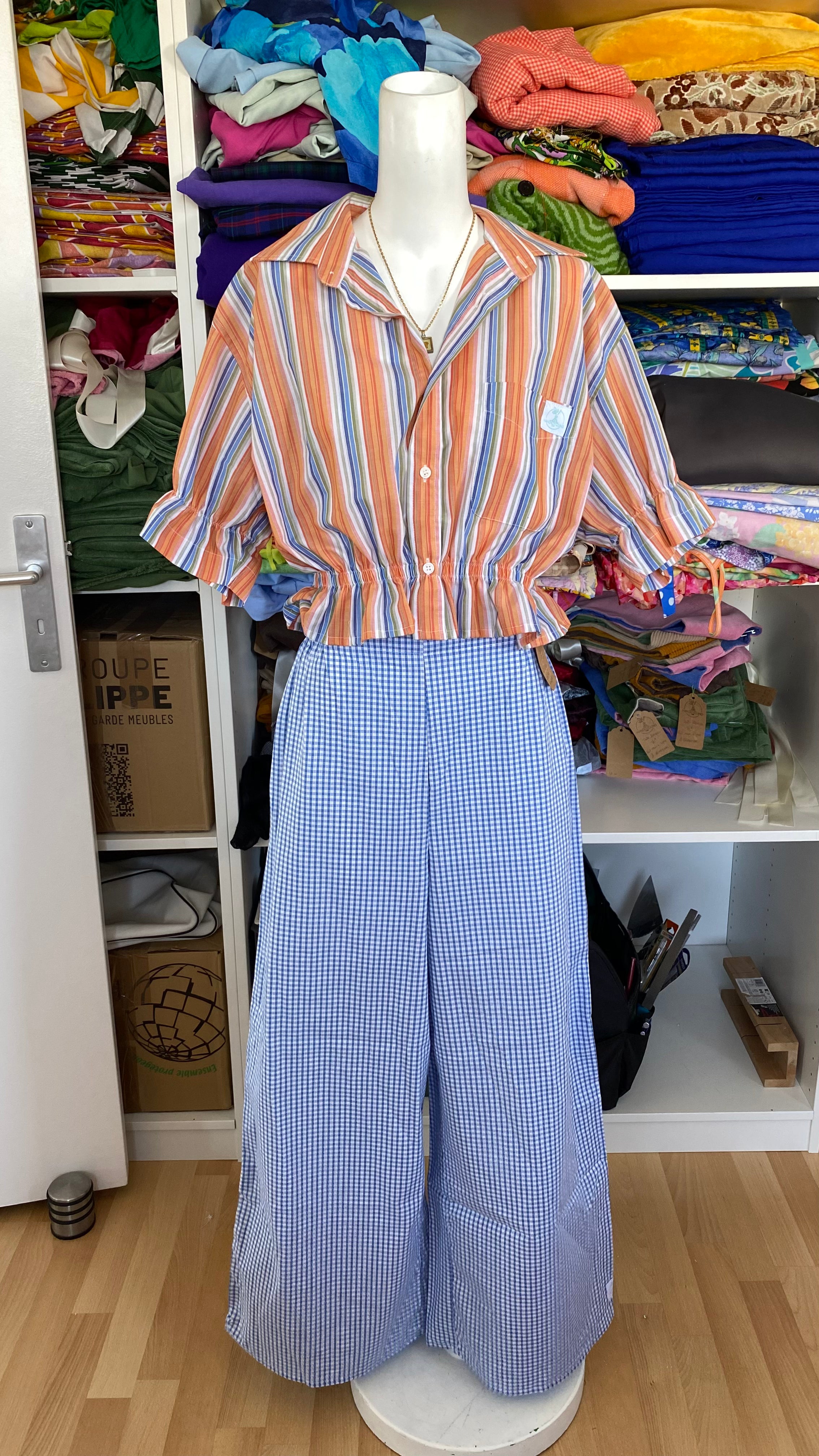 Intemporelle • T. 36 à 40 • Chemise crop orange à rayures
