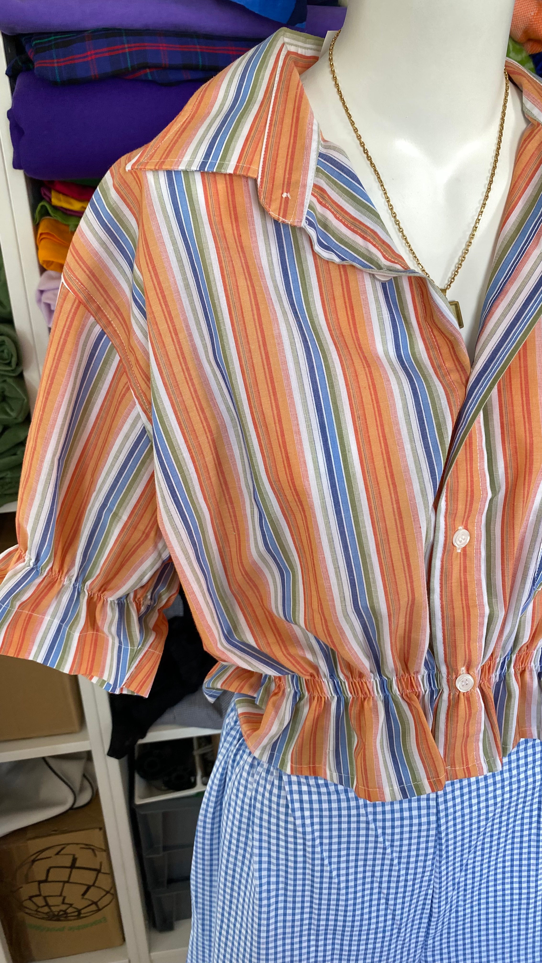 Intemporelle • T. 36 à 40 • Chemise crop orange à rayures