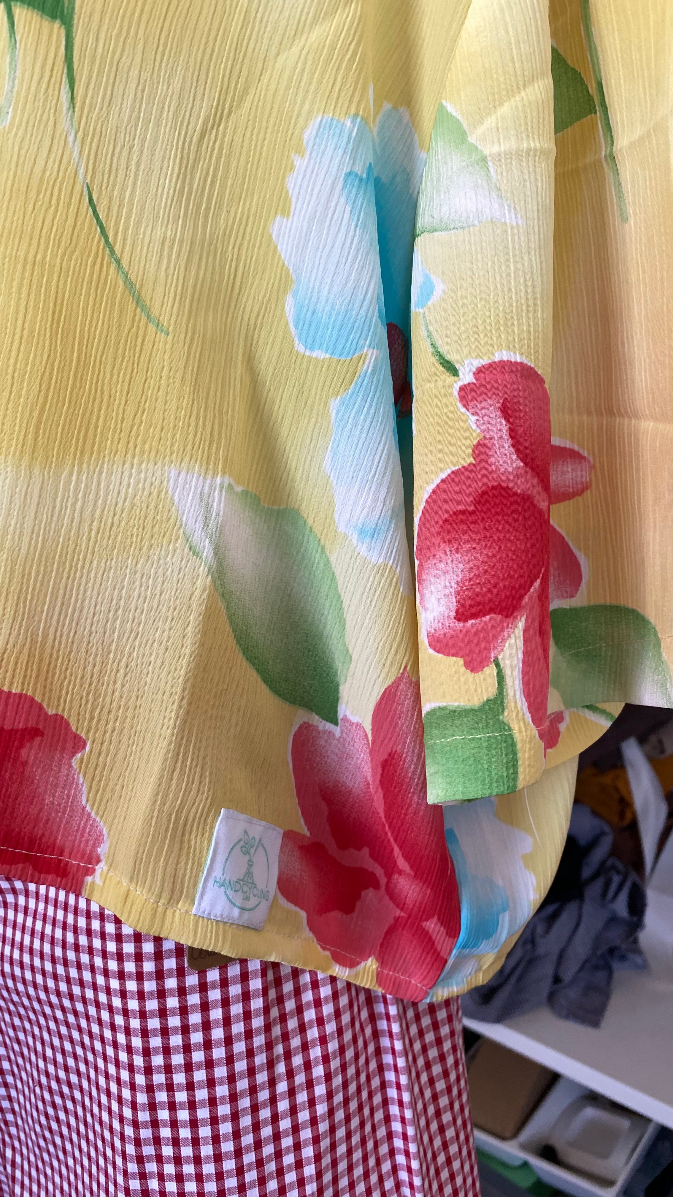 Cropped • T. 40 à 48 • Chemise jaune fleurie