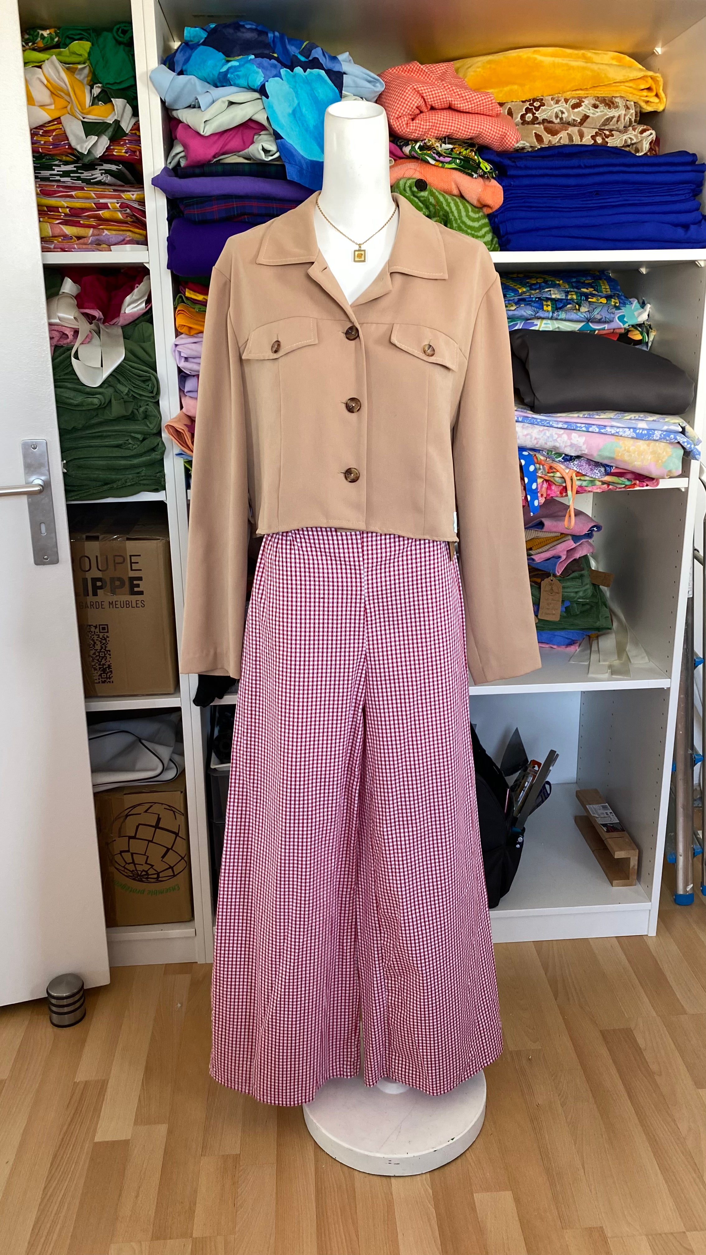 Cropped Jacket • T. 34 à 36 • Surchemise courte beige