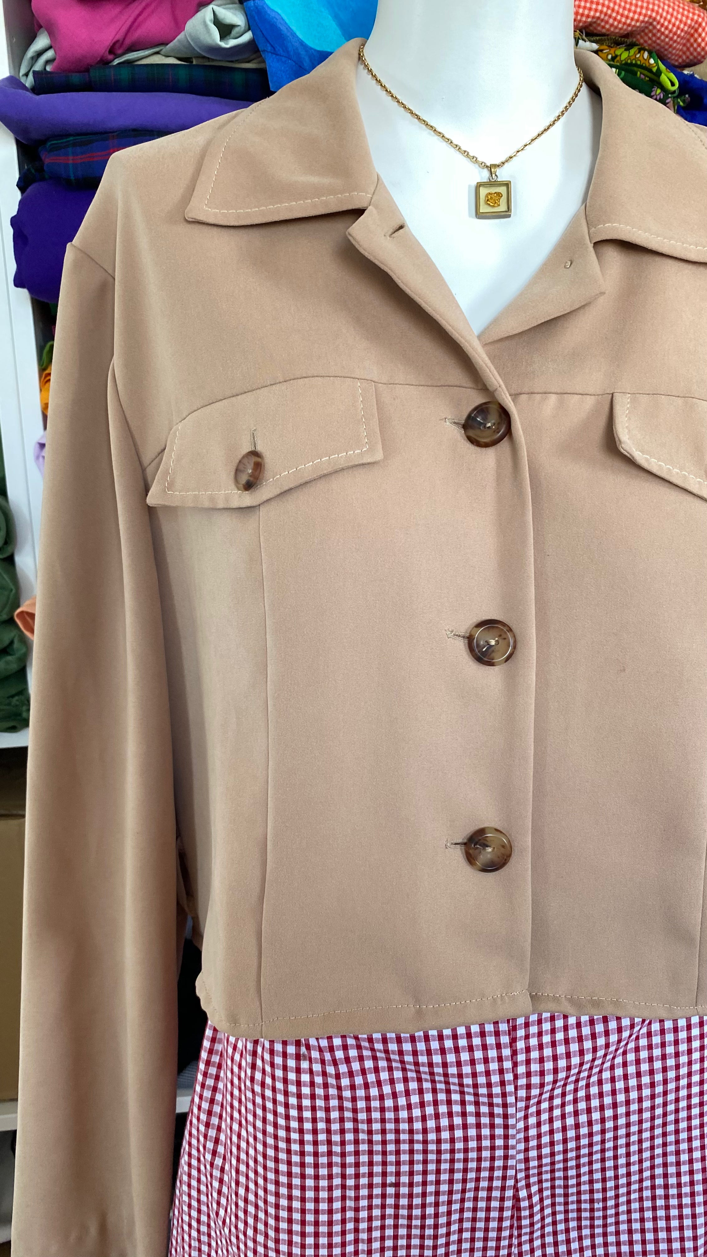 Cropped Jacket • T. 34 à 36 • Surchemise courte beige