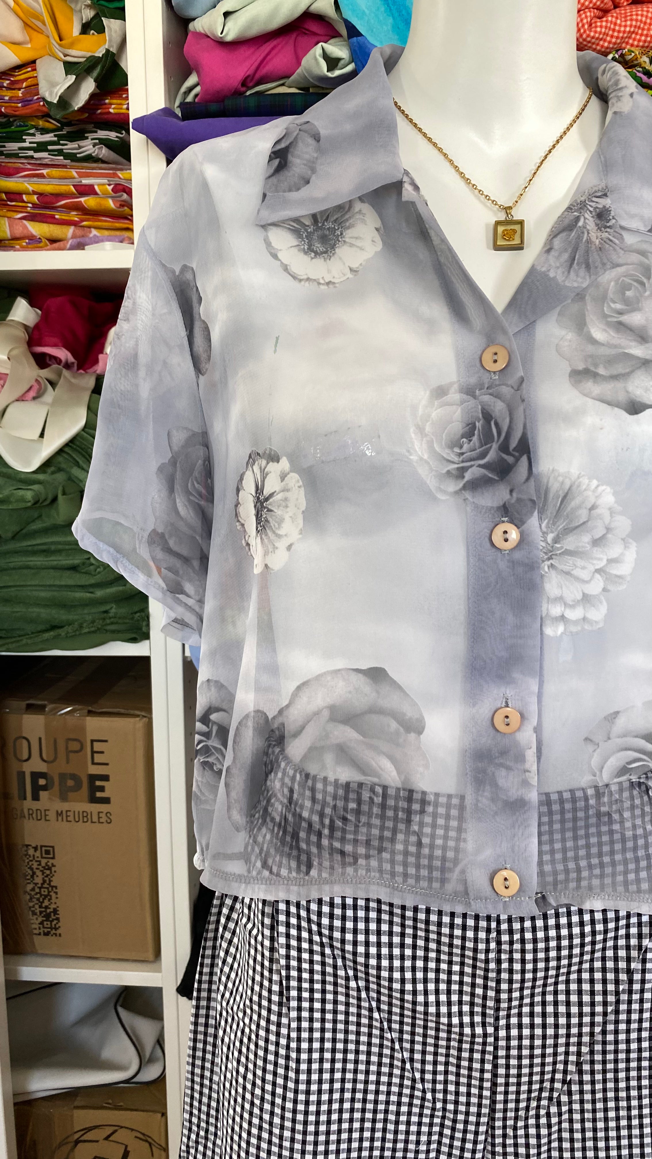 Cropped • T. 36 à 40 • Chemise transparente grise