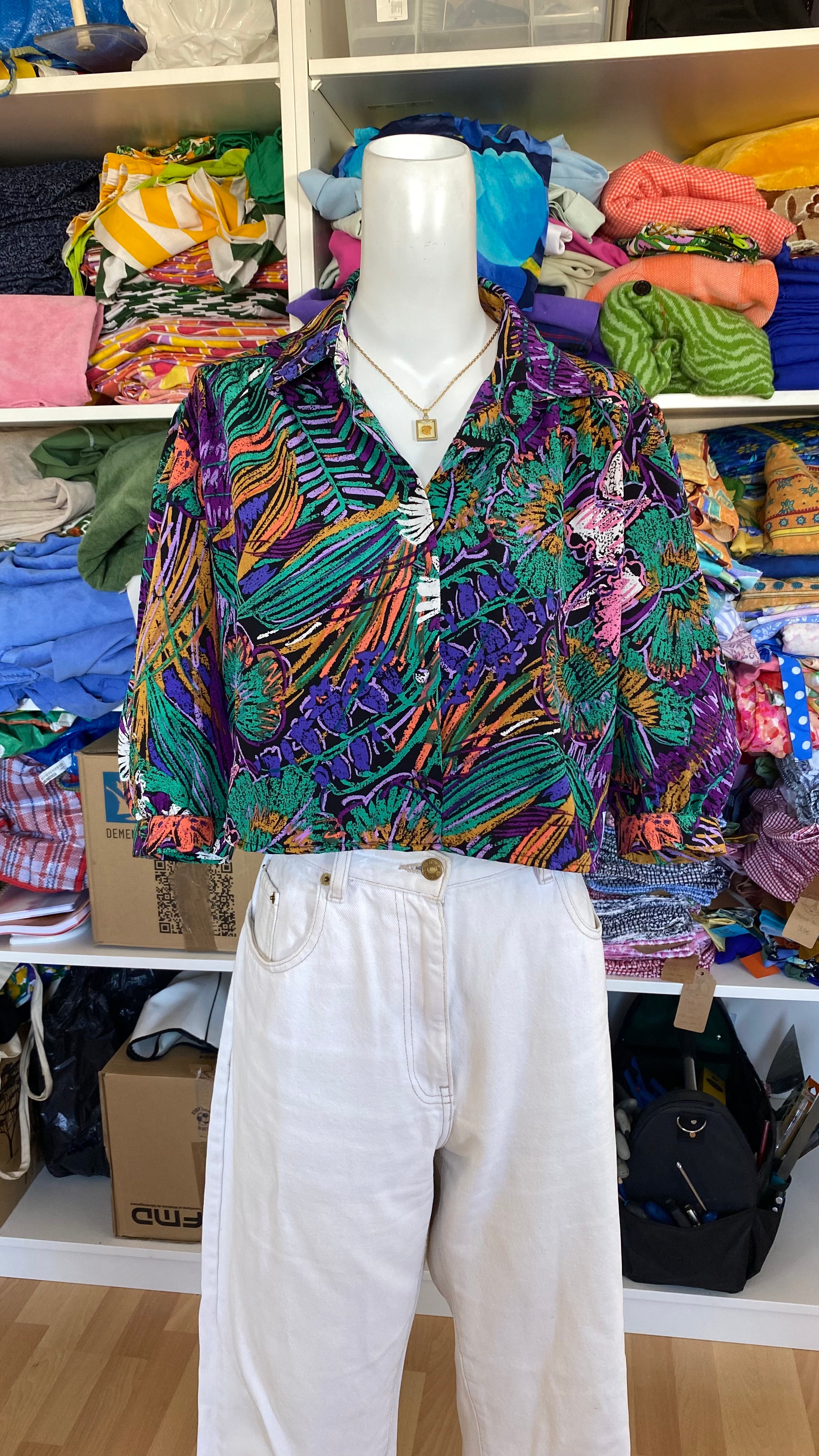 Cropped • T. 36 à 40 • Chemise motifs bariolés
